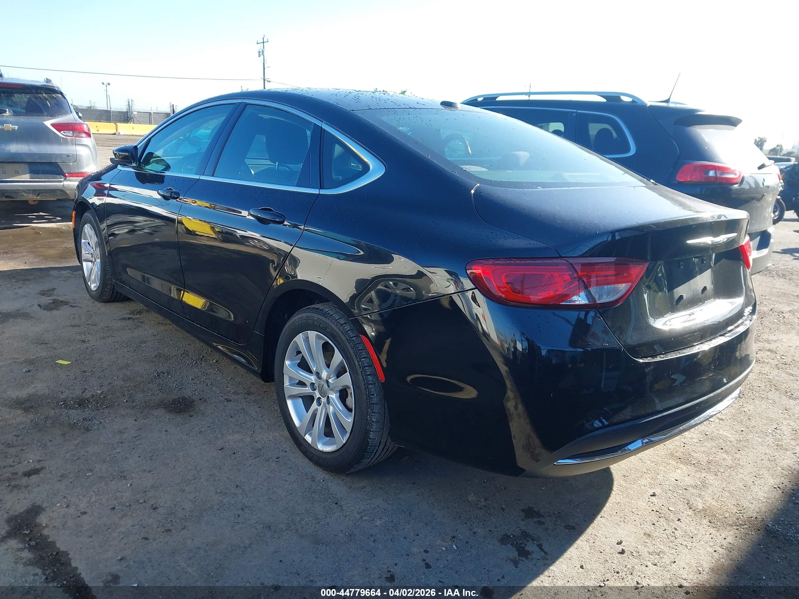 CHRYSLER 200 image 3