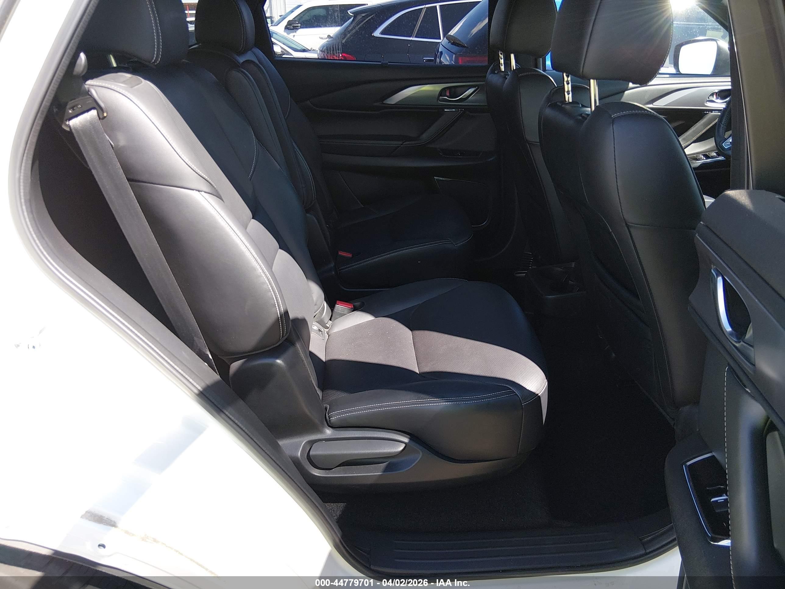 MAZDA CX-9 image 8
