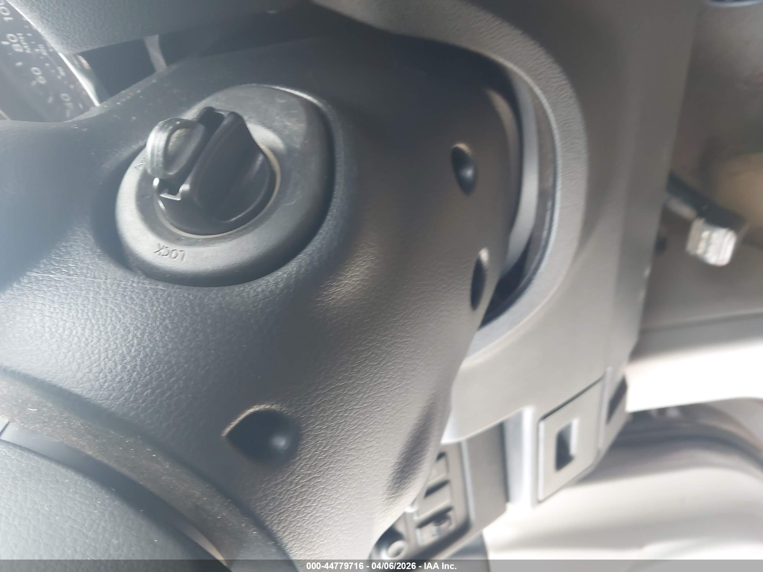 NISSAN ROGUE image 11