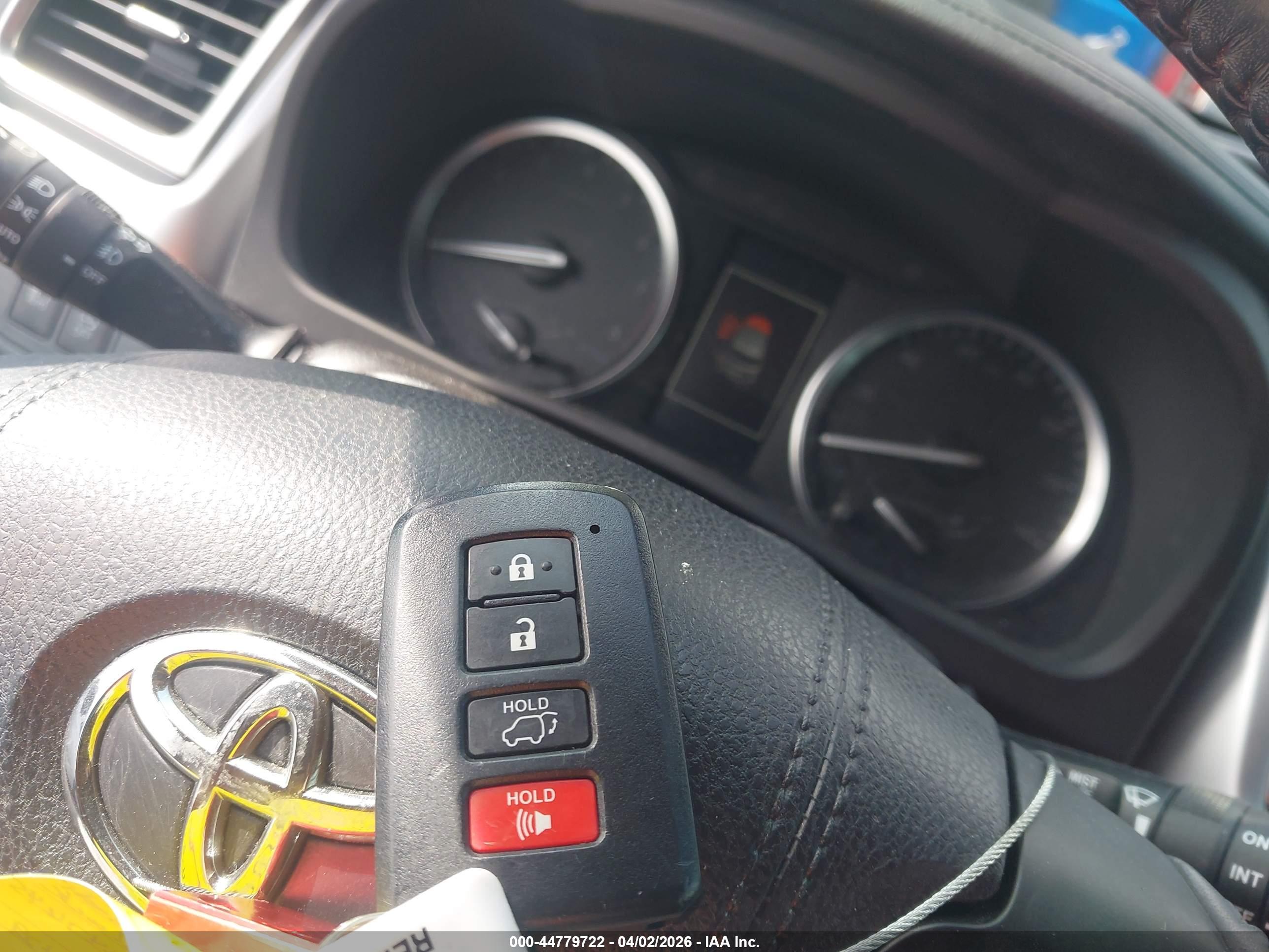 TOYOTA HIGHLANDER image 11