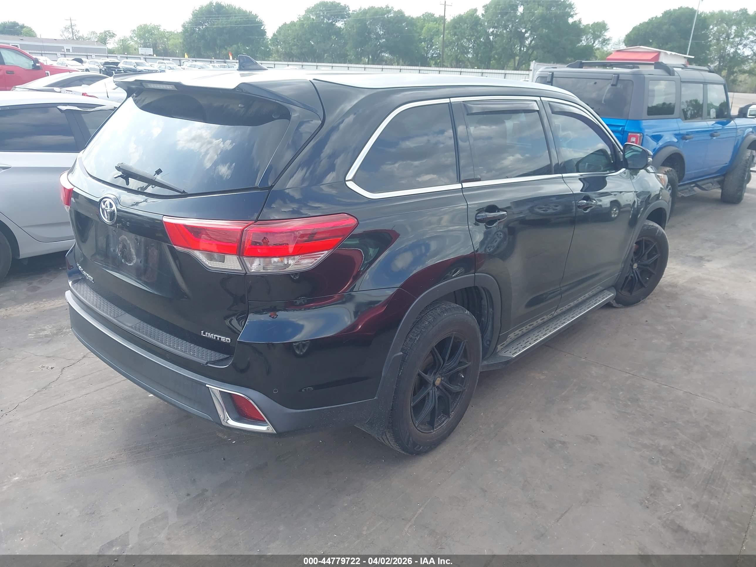 TOYOTA HIGHLANDER image 4