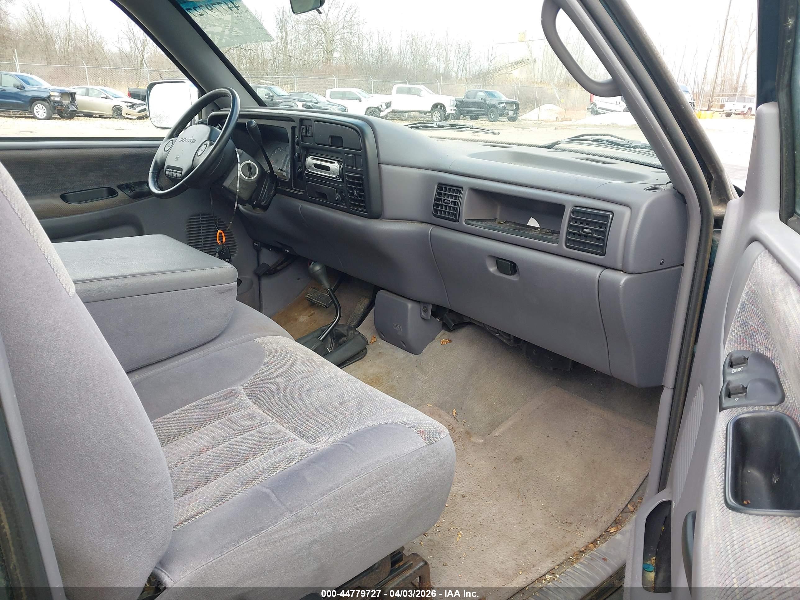 DODGE RAM image 5