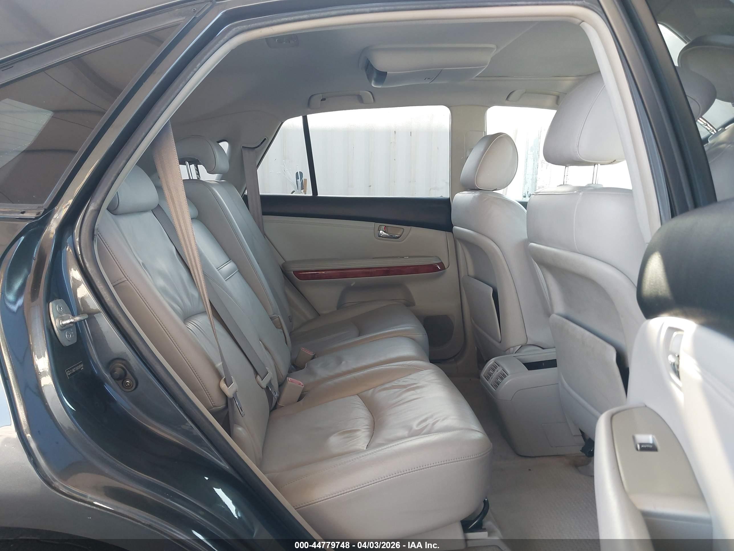 LEXUS RX image 8