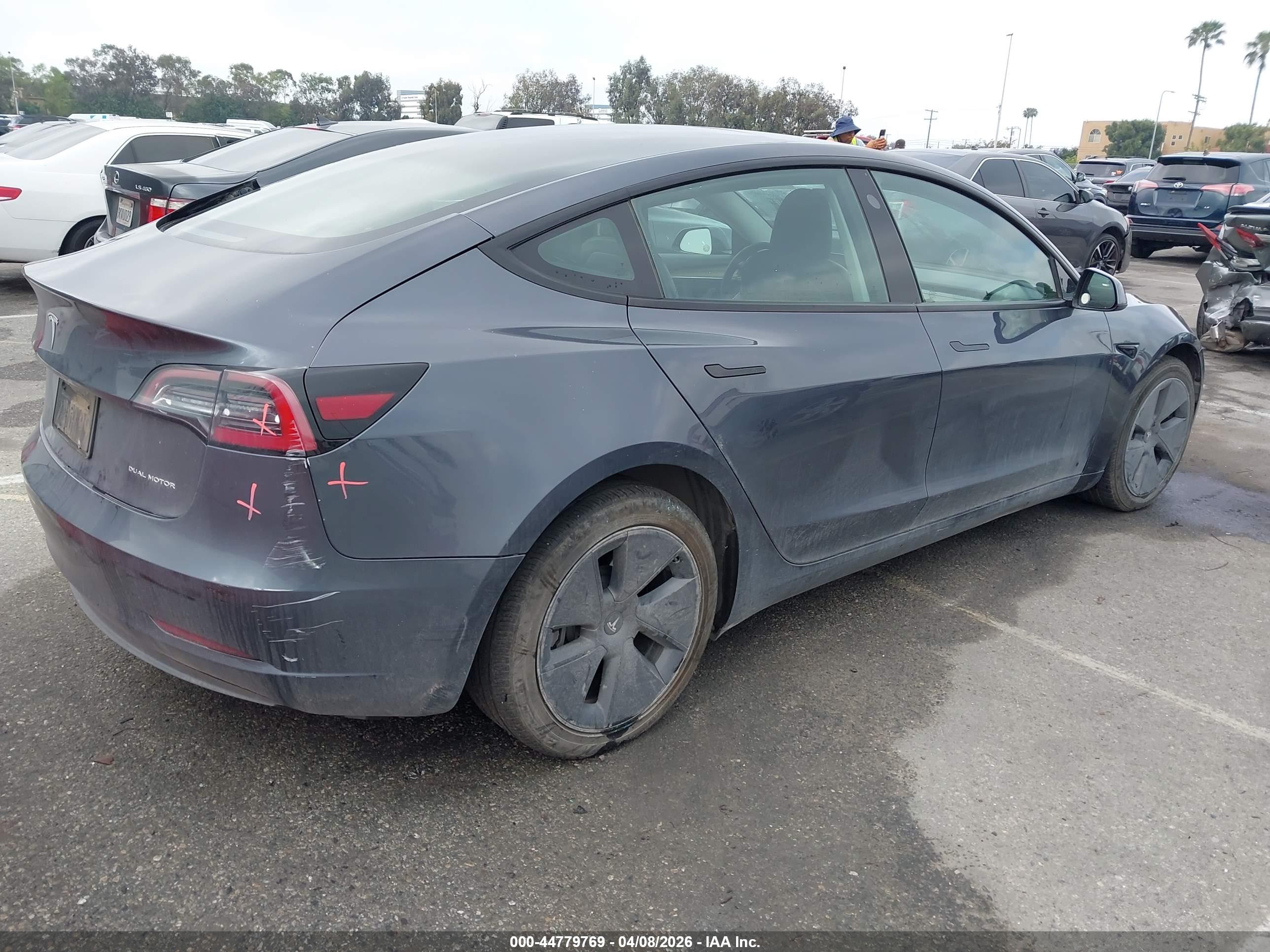 TESLA MODEL image 4