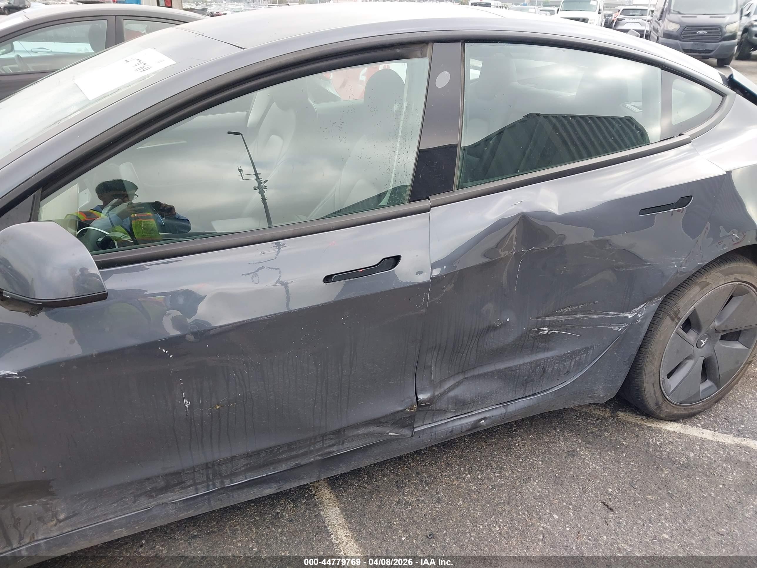 TESLA MODEL image 6
