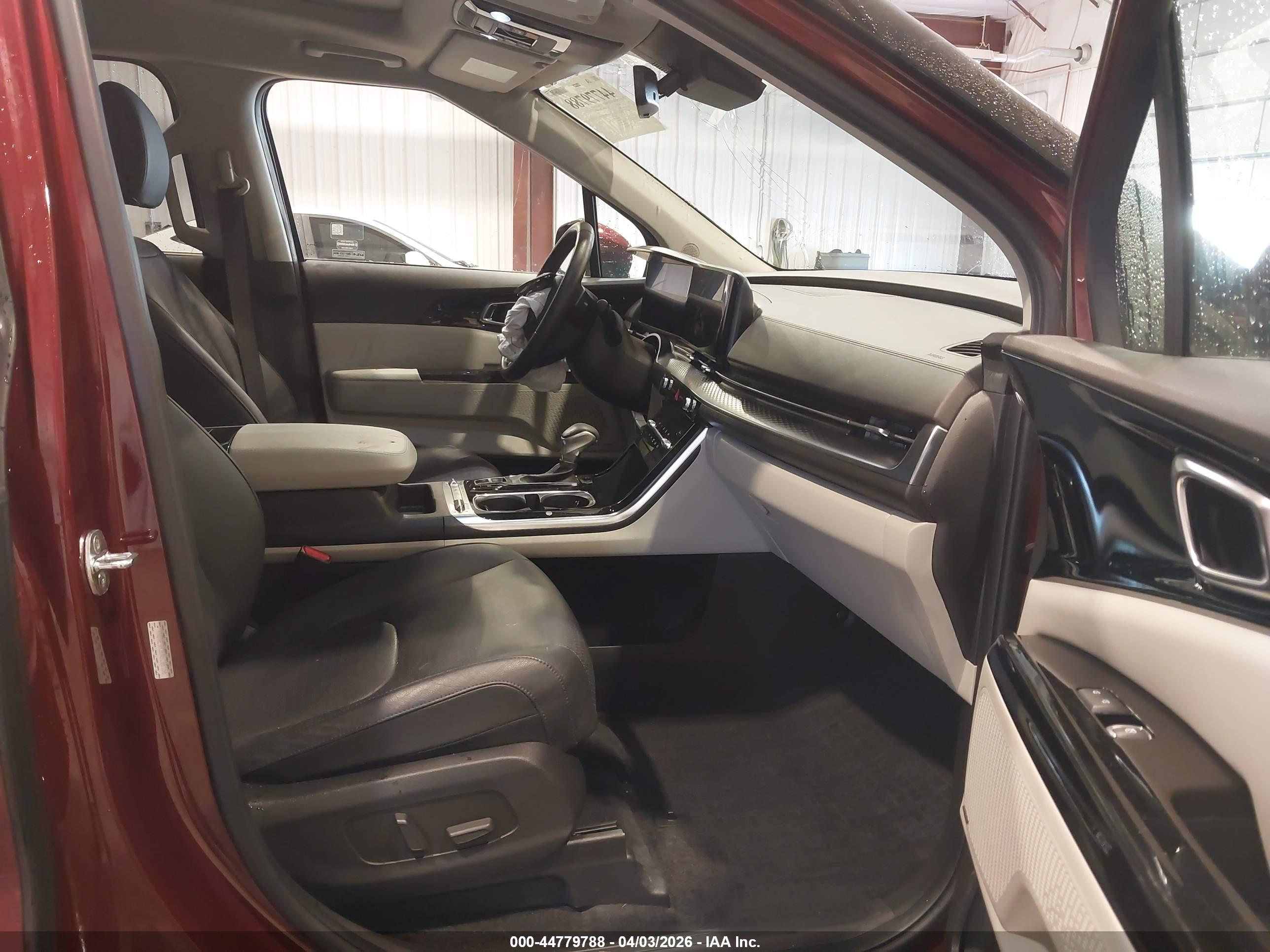 KIA CARNIVAL image 5
