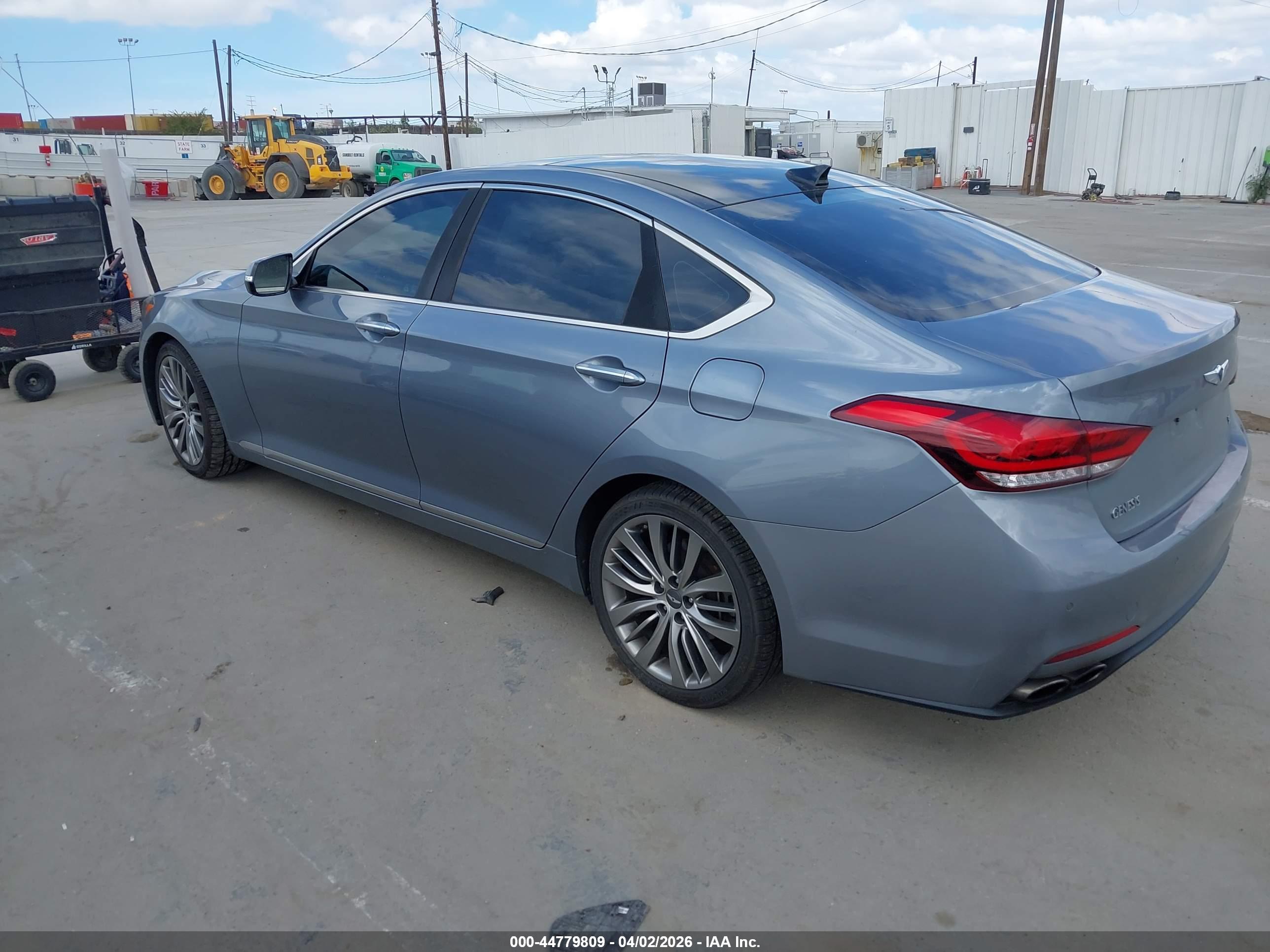 HYUNDAI GENESIS image 3