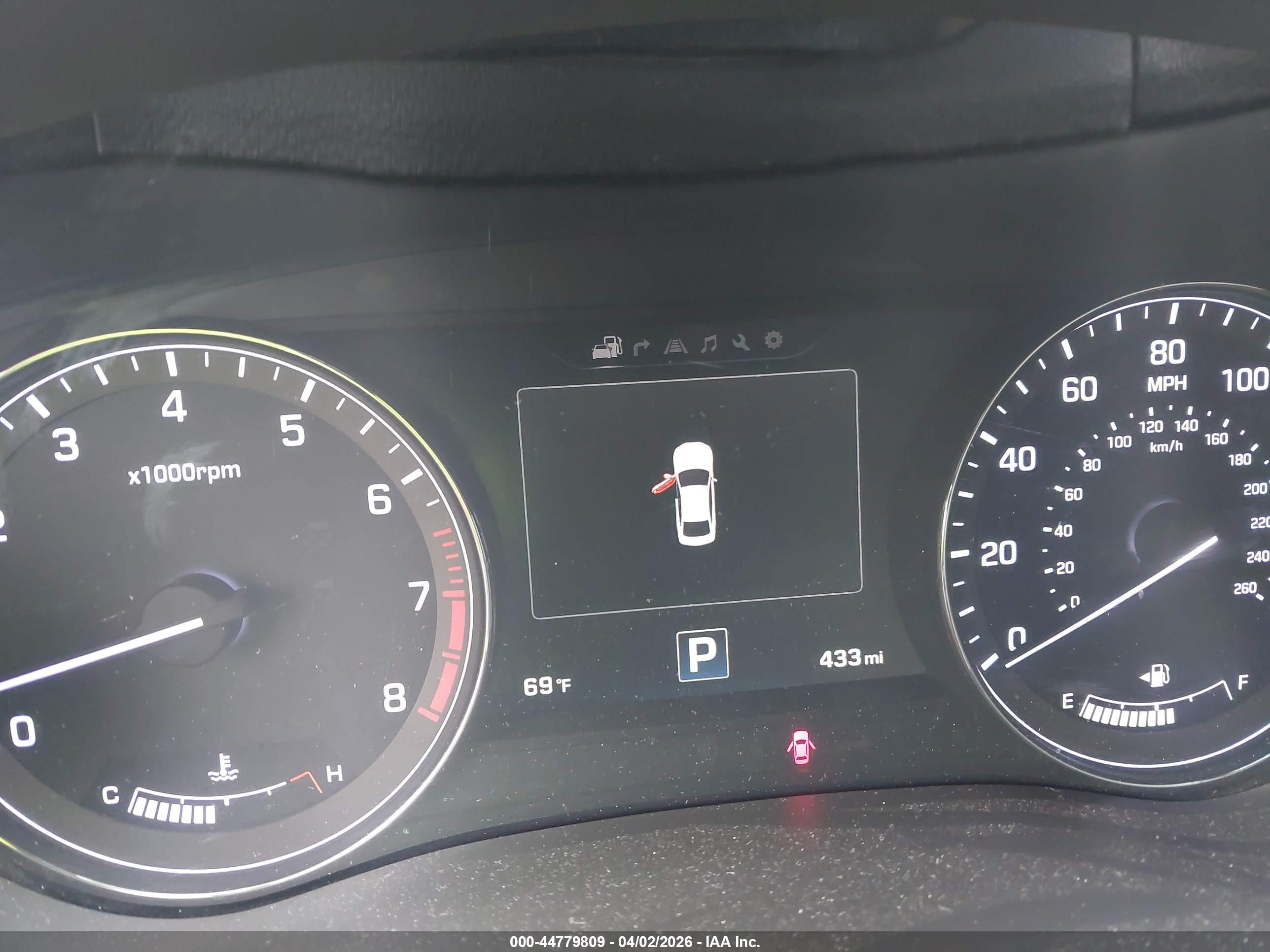 HYUNDAI GENESIS image 7