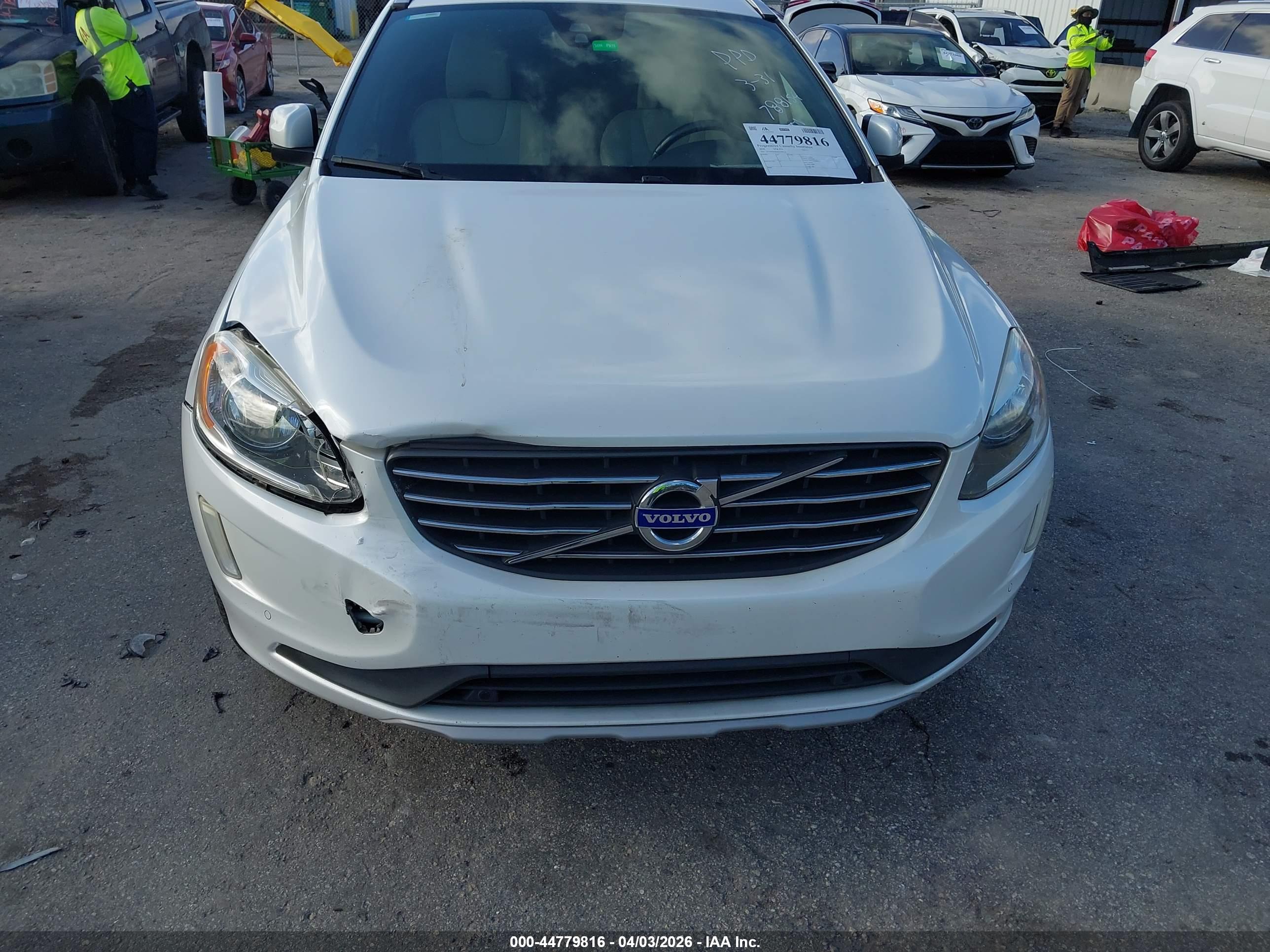 VOLVO XC60 image 6