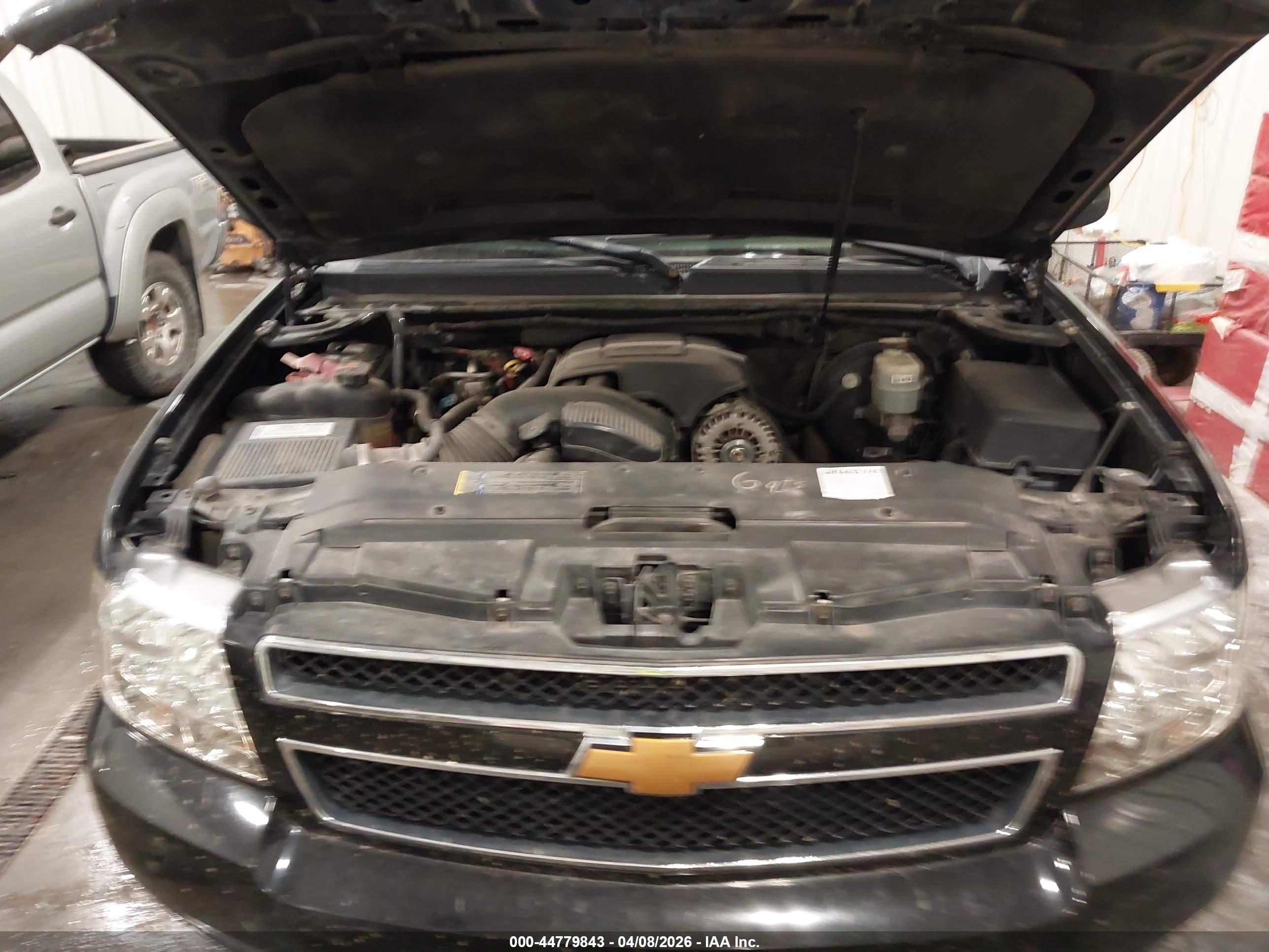 CHEVROLET TAHOE image 10
