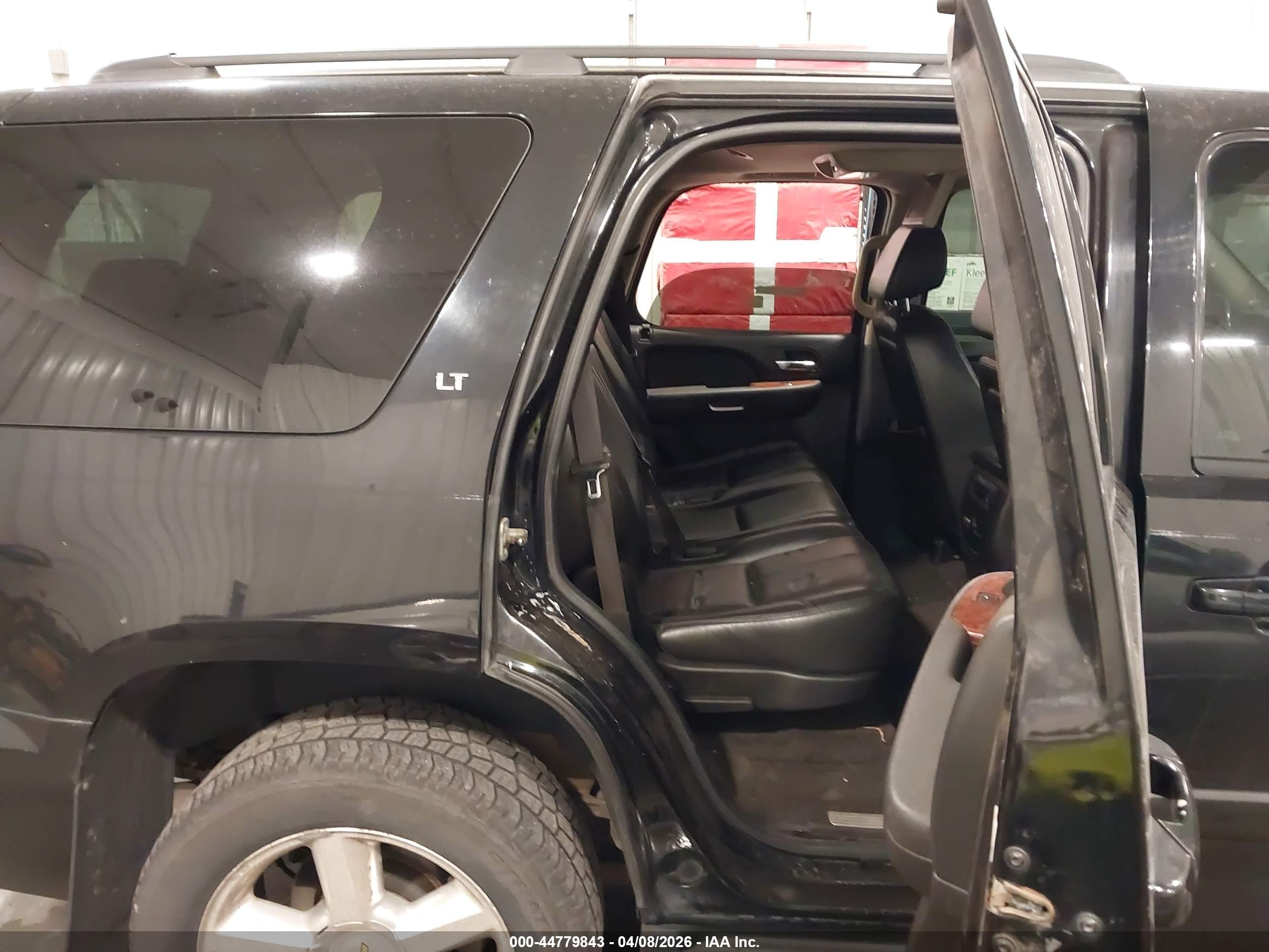 CHEVROLET TAHOE image 8