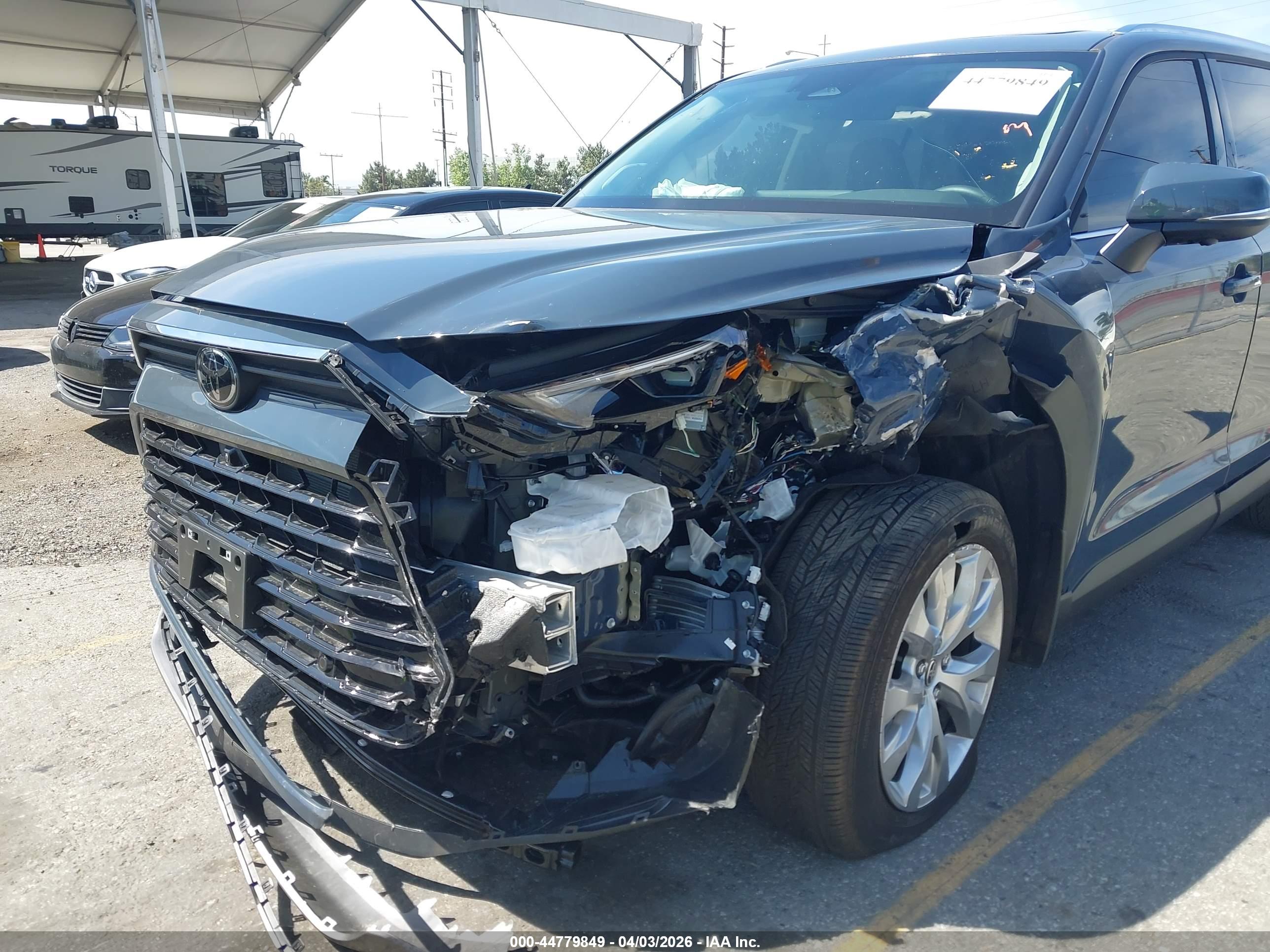 TOYOTA GRAND image 6