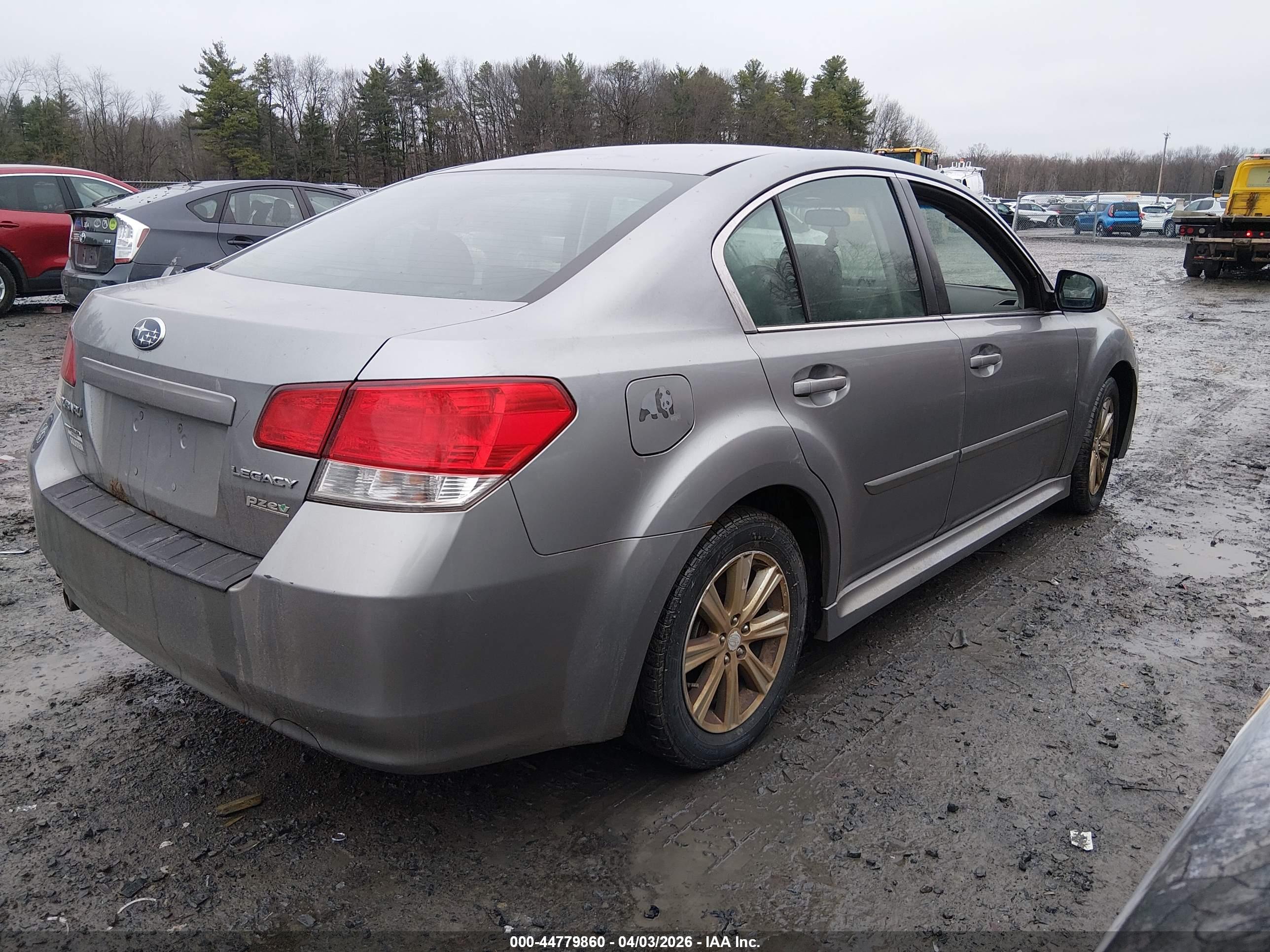 SUBARU LEGACY image 4