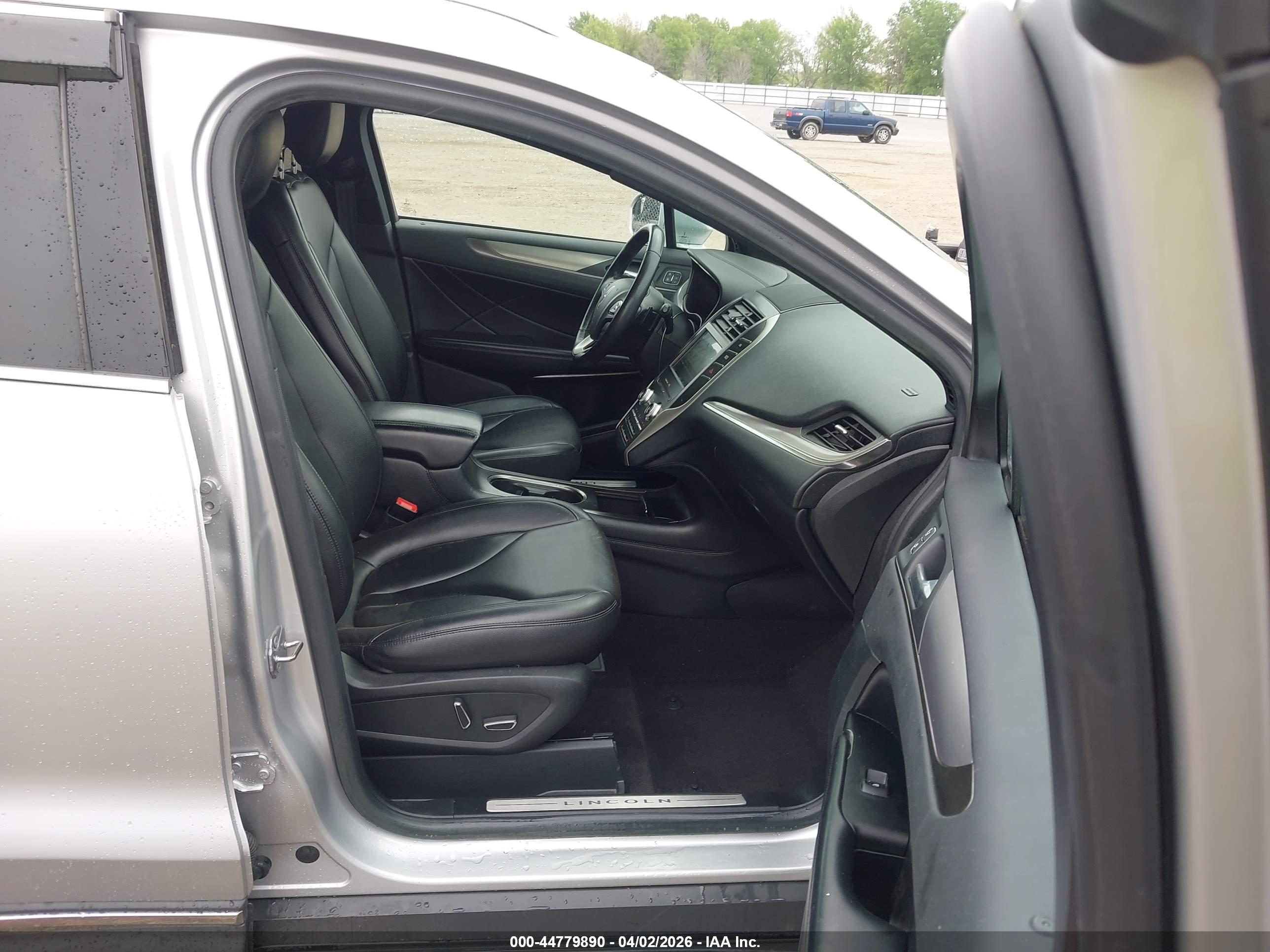 LINCOLN MKC image 5