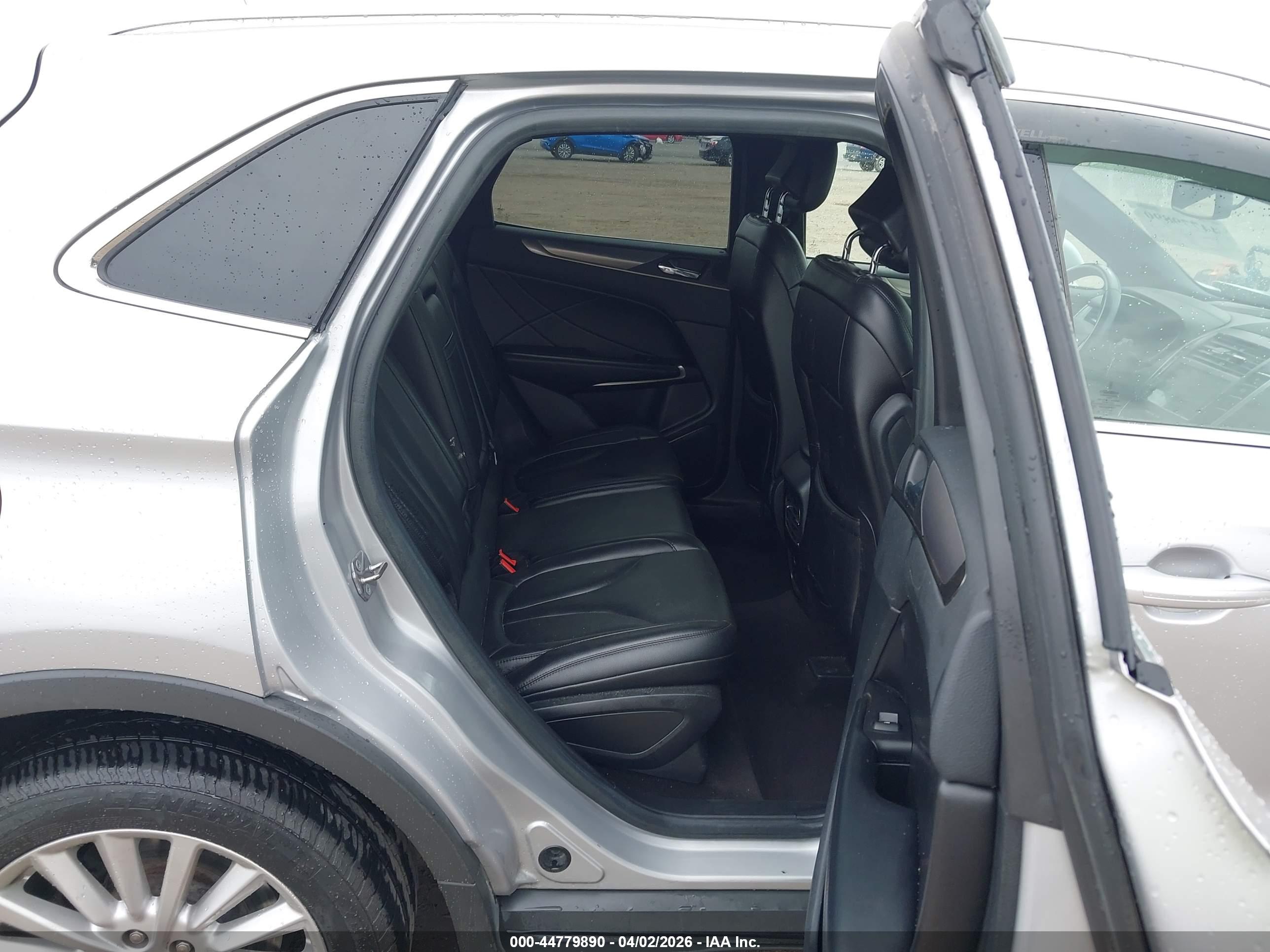 LINCOLN MKC image 8
