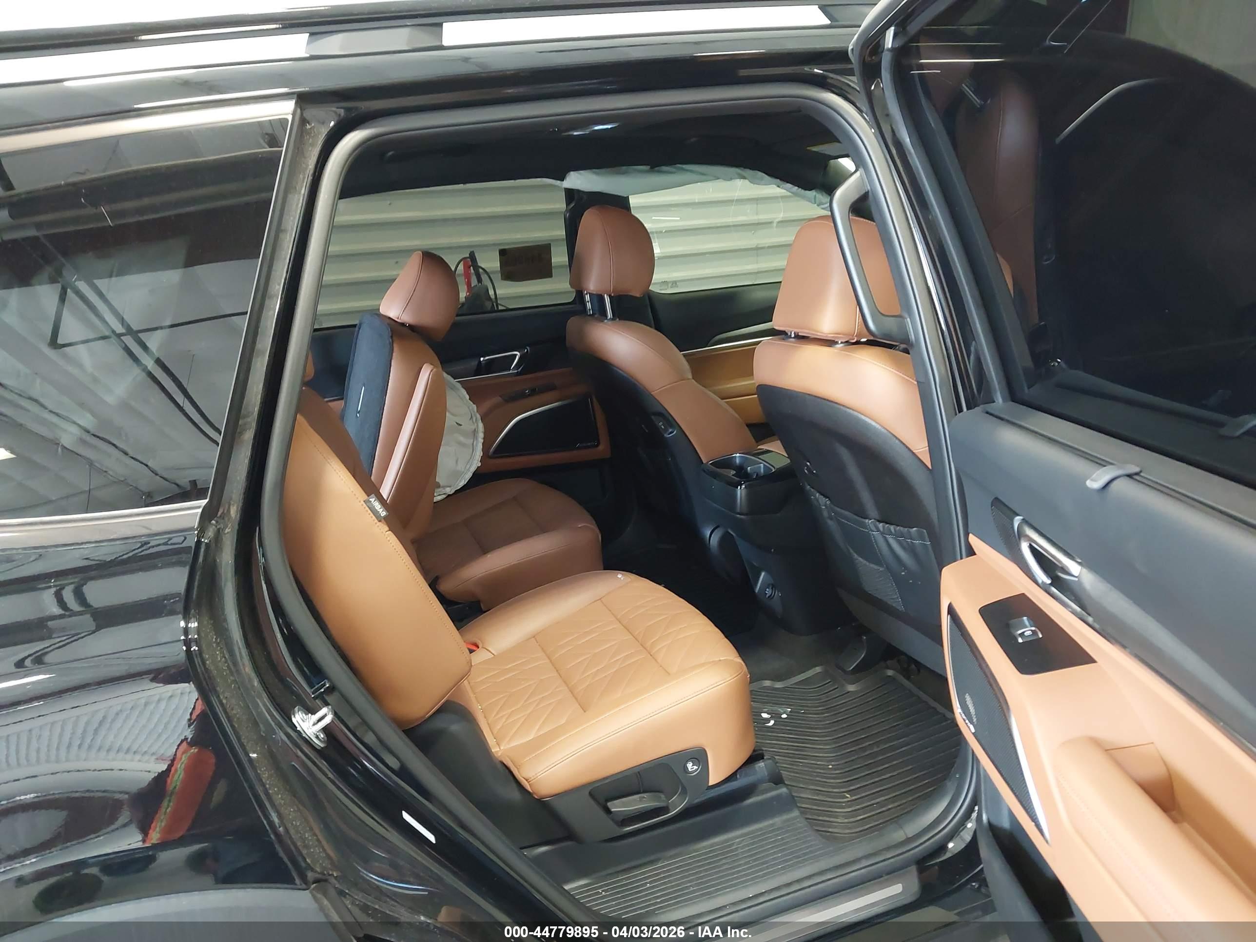 KIA TELLURIDE image 8