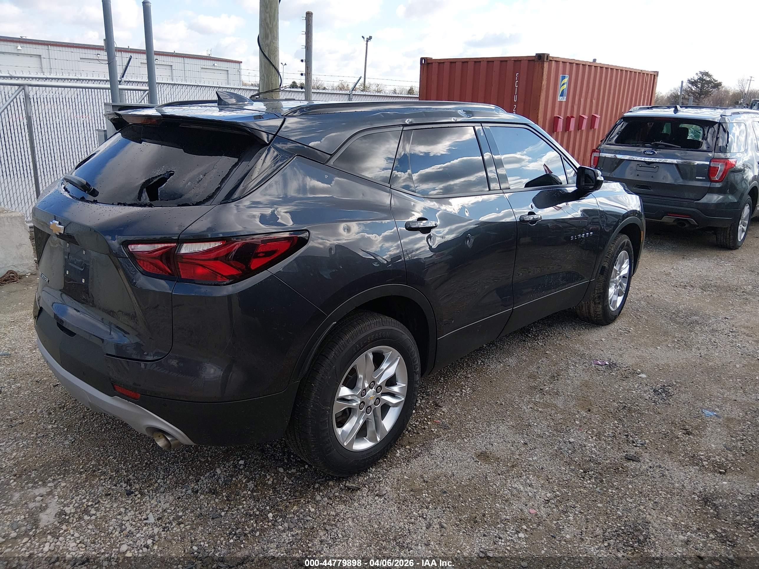 CHEVROLET BLAZER image 4