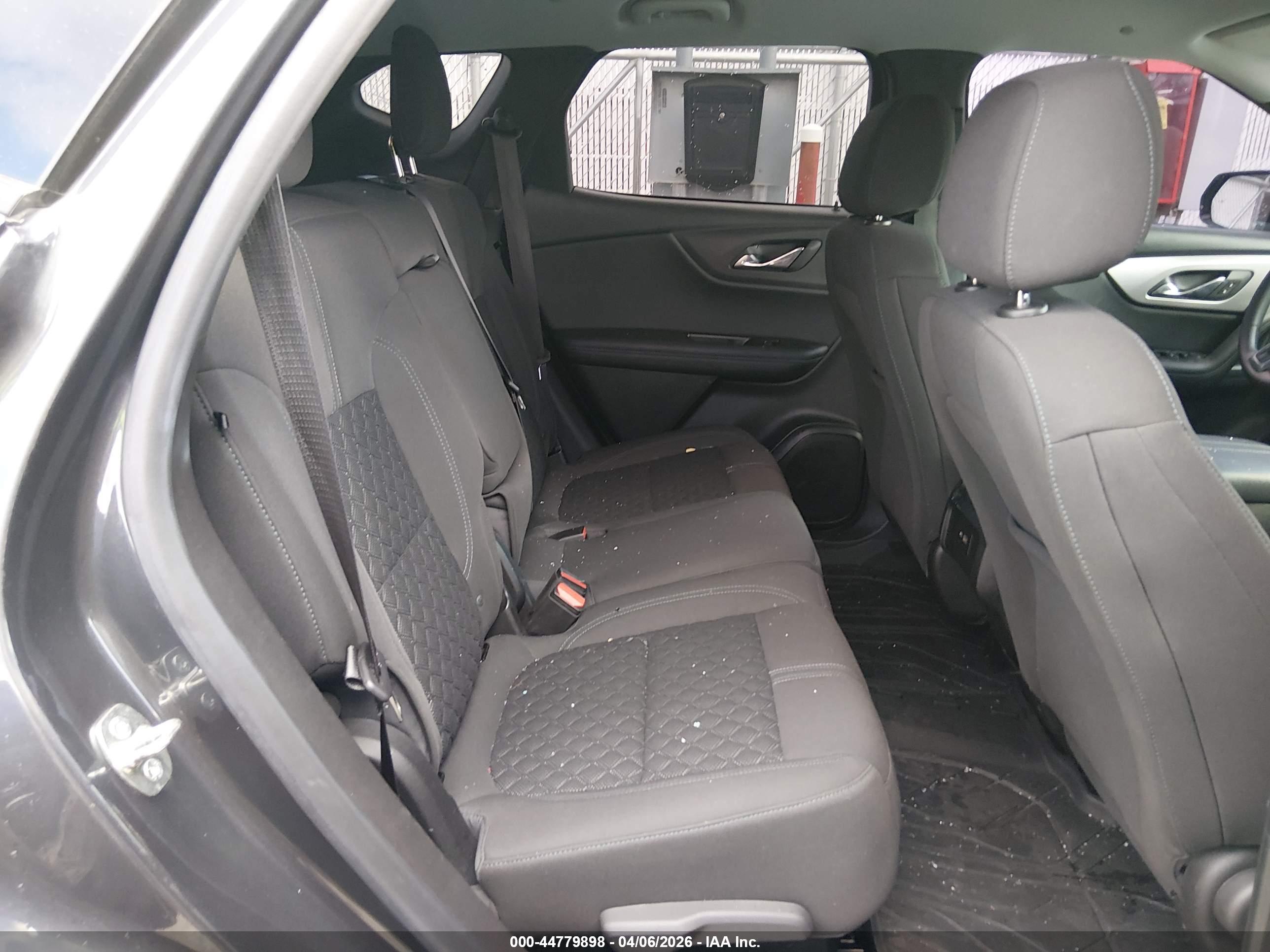 CHEVROLET BLAZER image 8