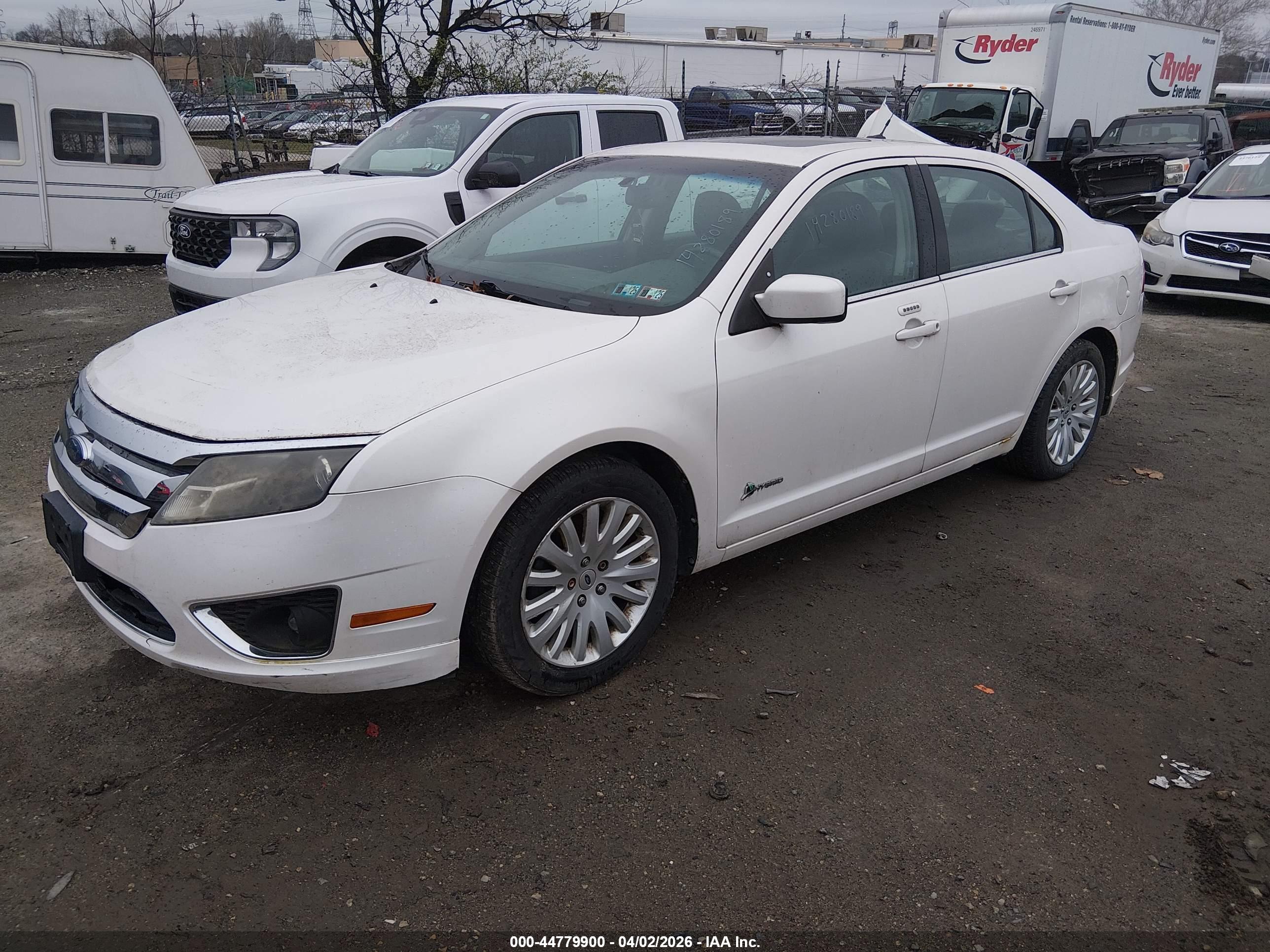 FORD FUSION image 2
