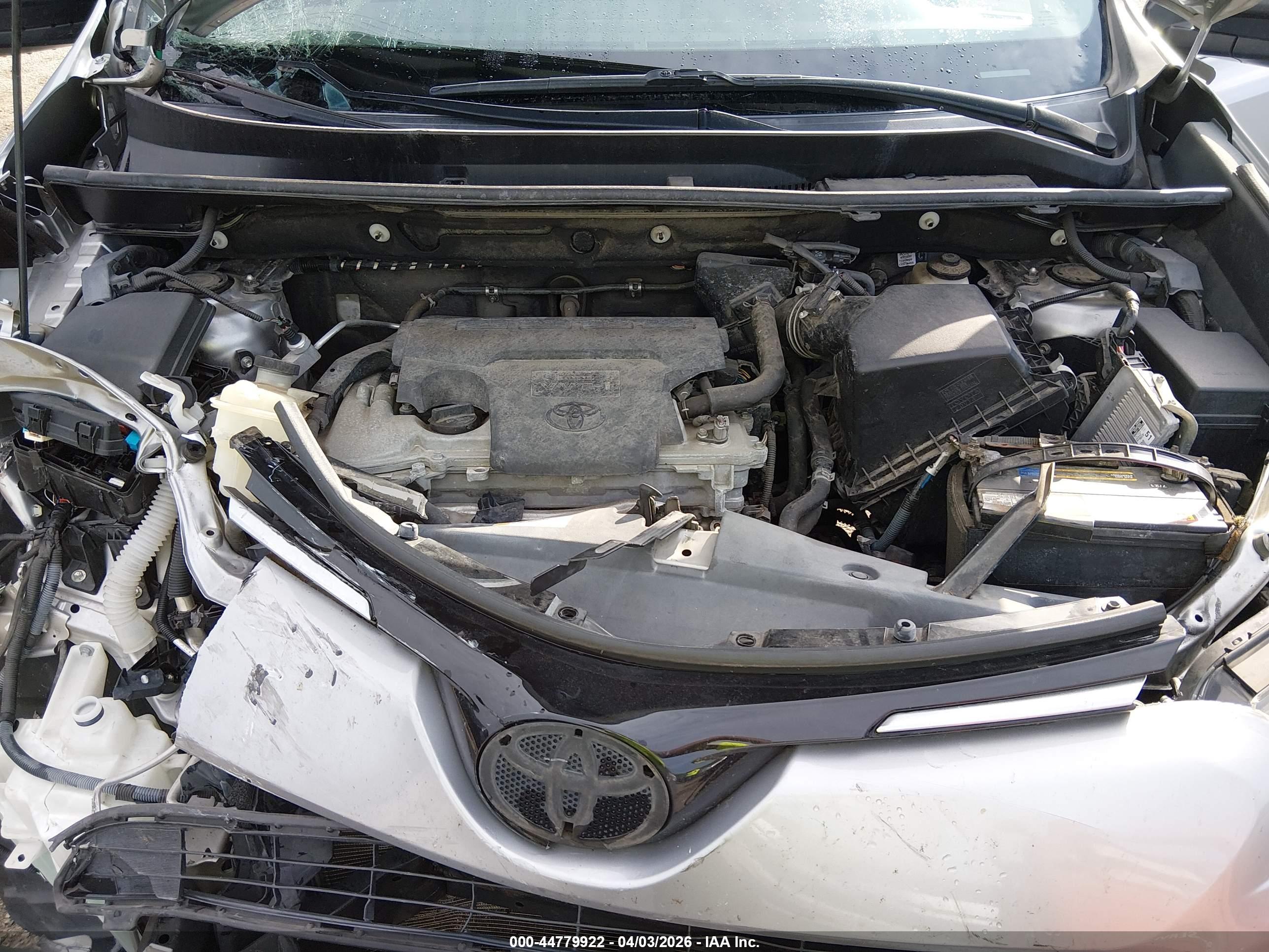 TOYOTA RAV4 image 10