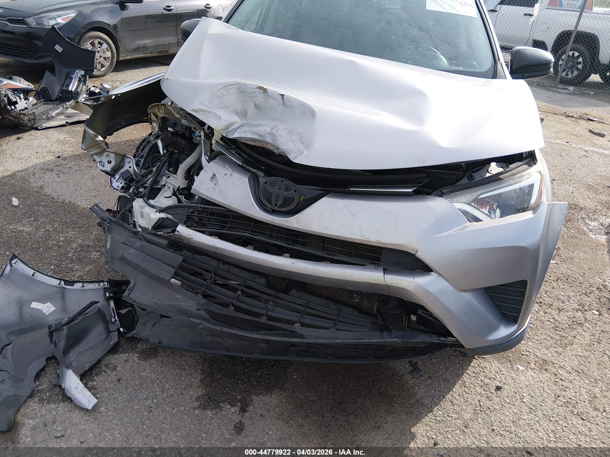TOYOTA RAV4 image 6
