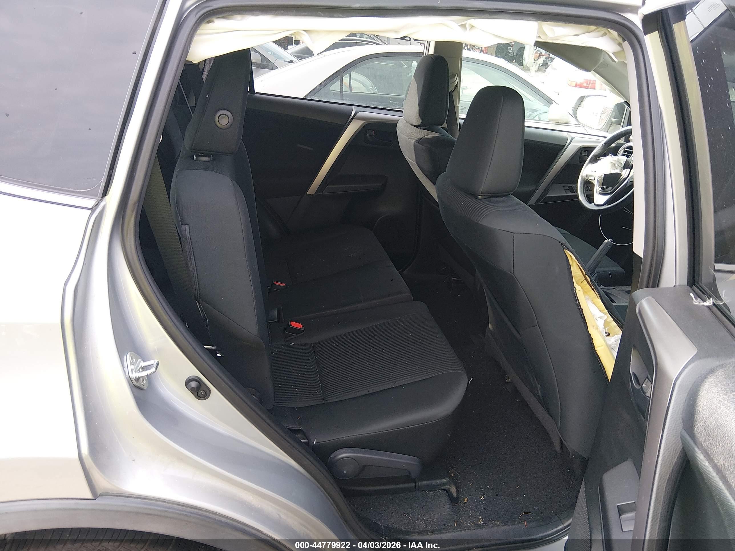 TOYOTA RAV4 image 8