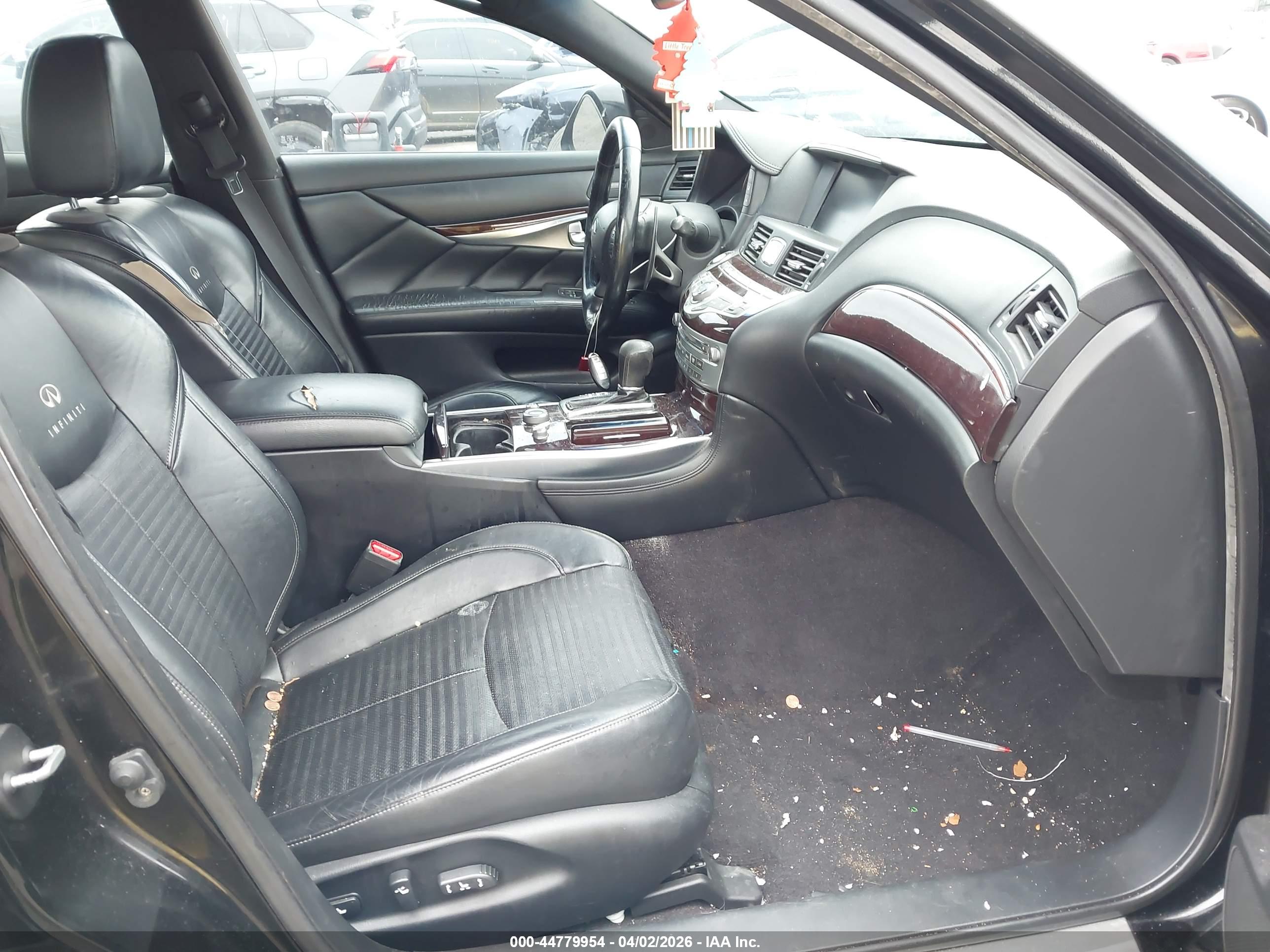 INFINITI M56 image 5
