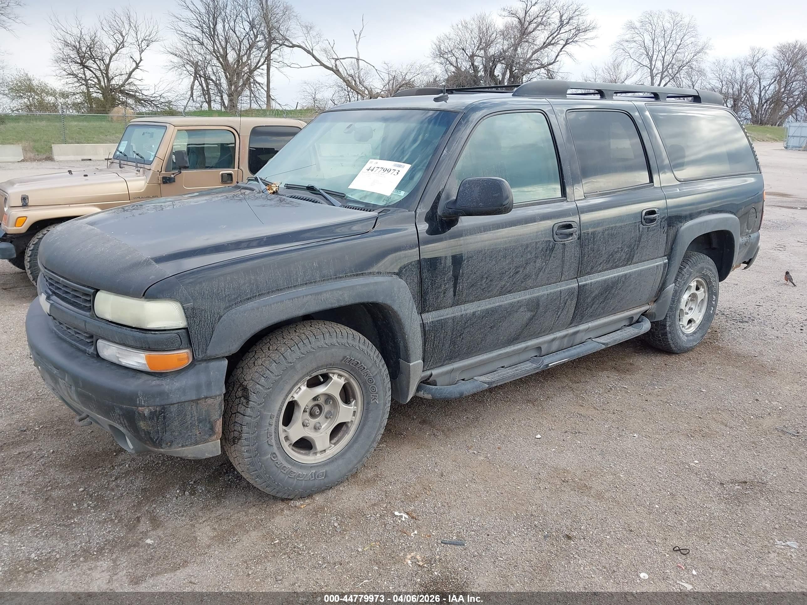 CHEVROLET SUBURBAN image 2