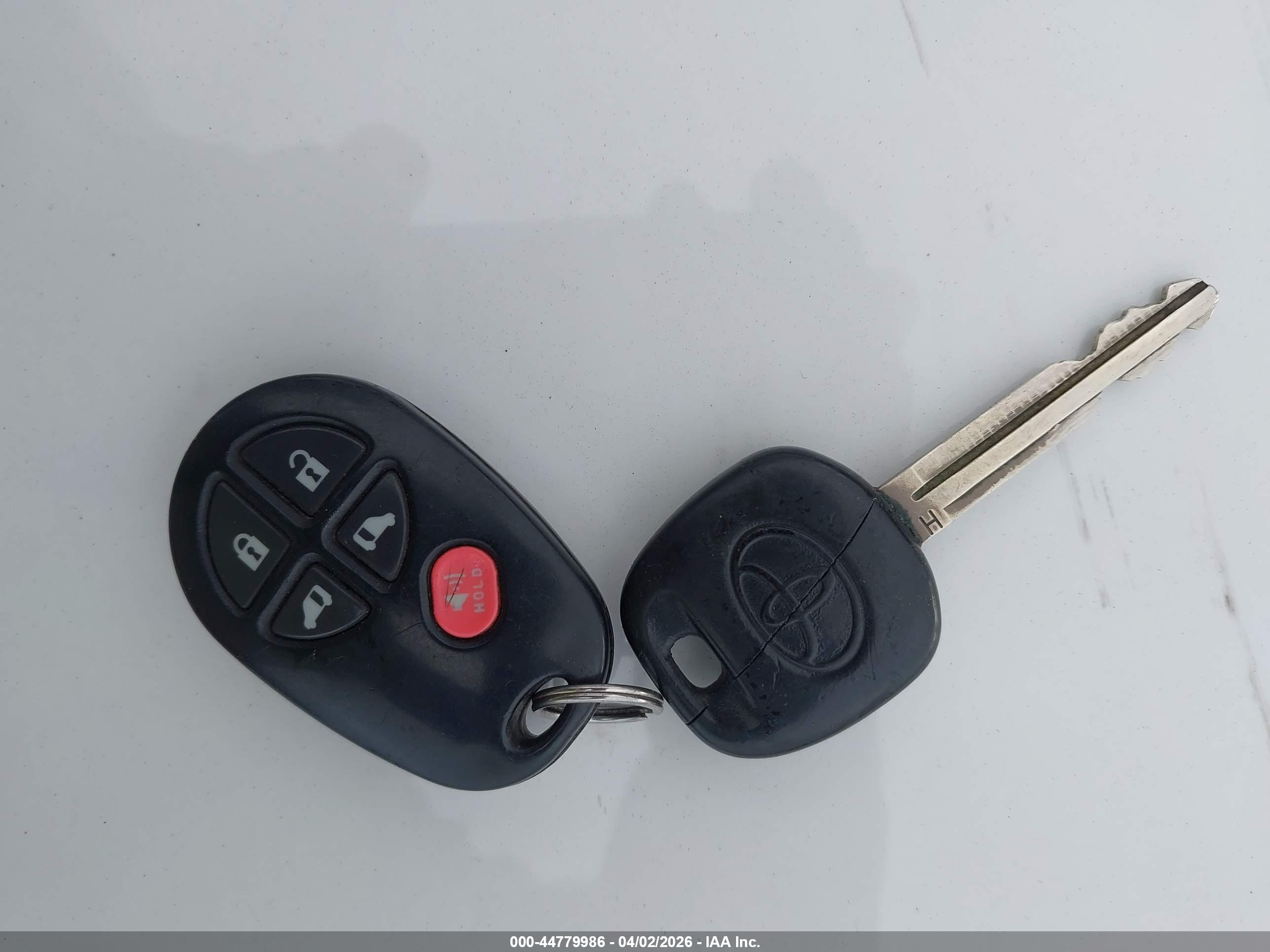 TOYOTA SIENNA image 11