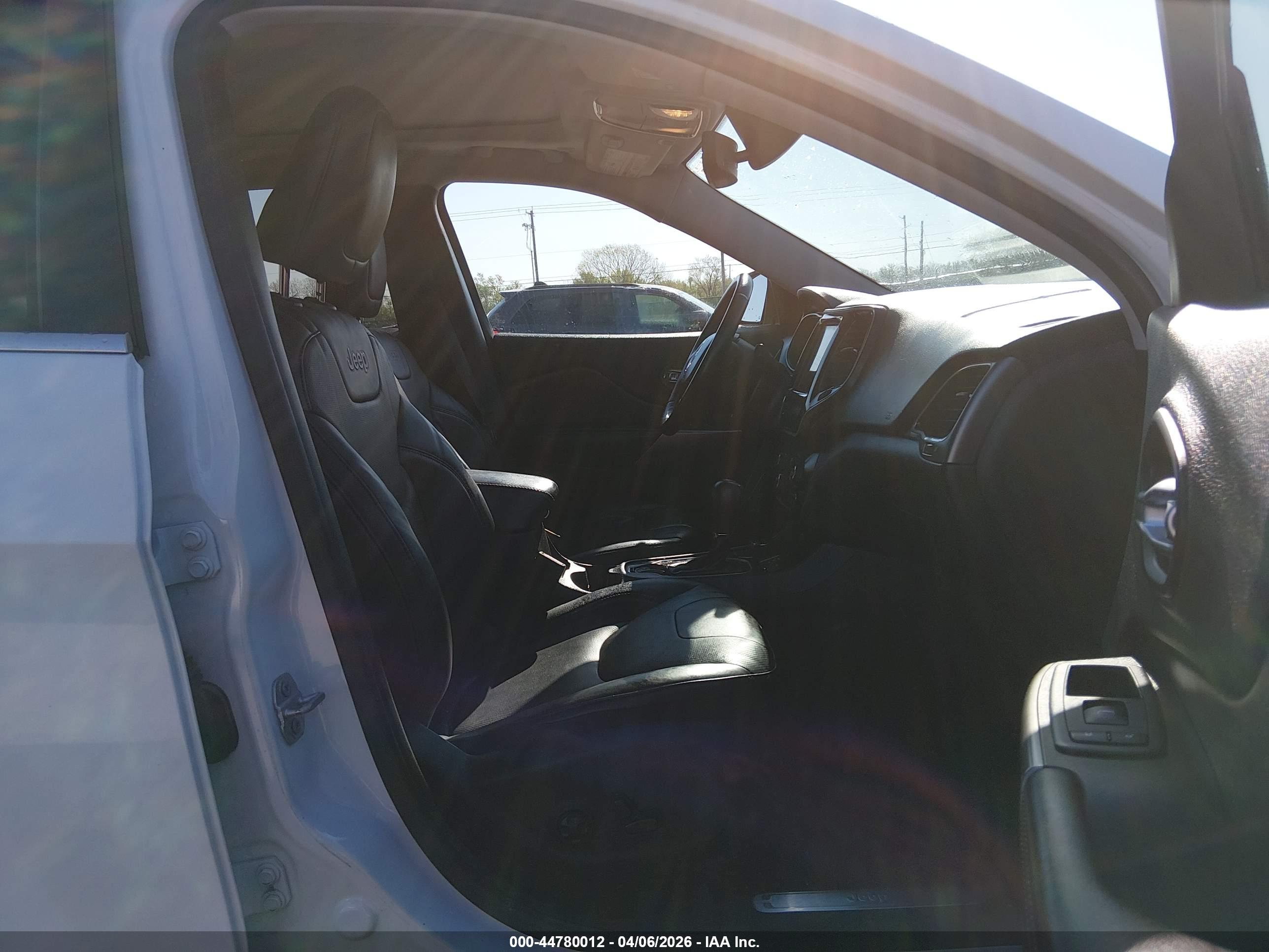 JEEP CHEROKEE image 5
