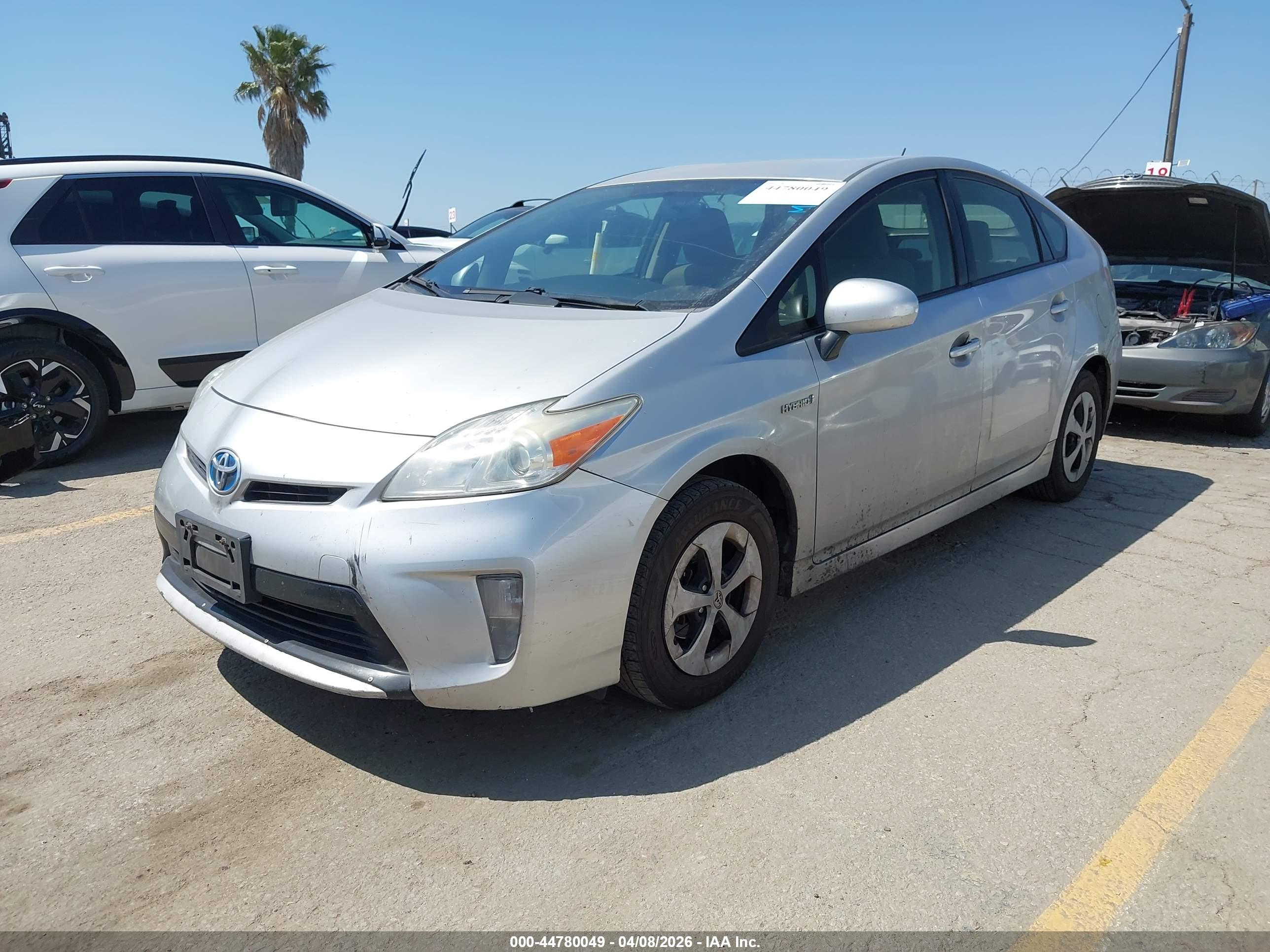 TOYOTA PRIUS image 2