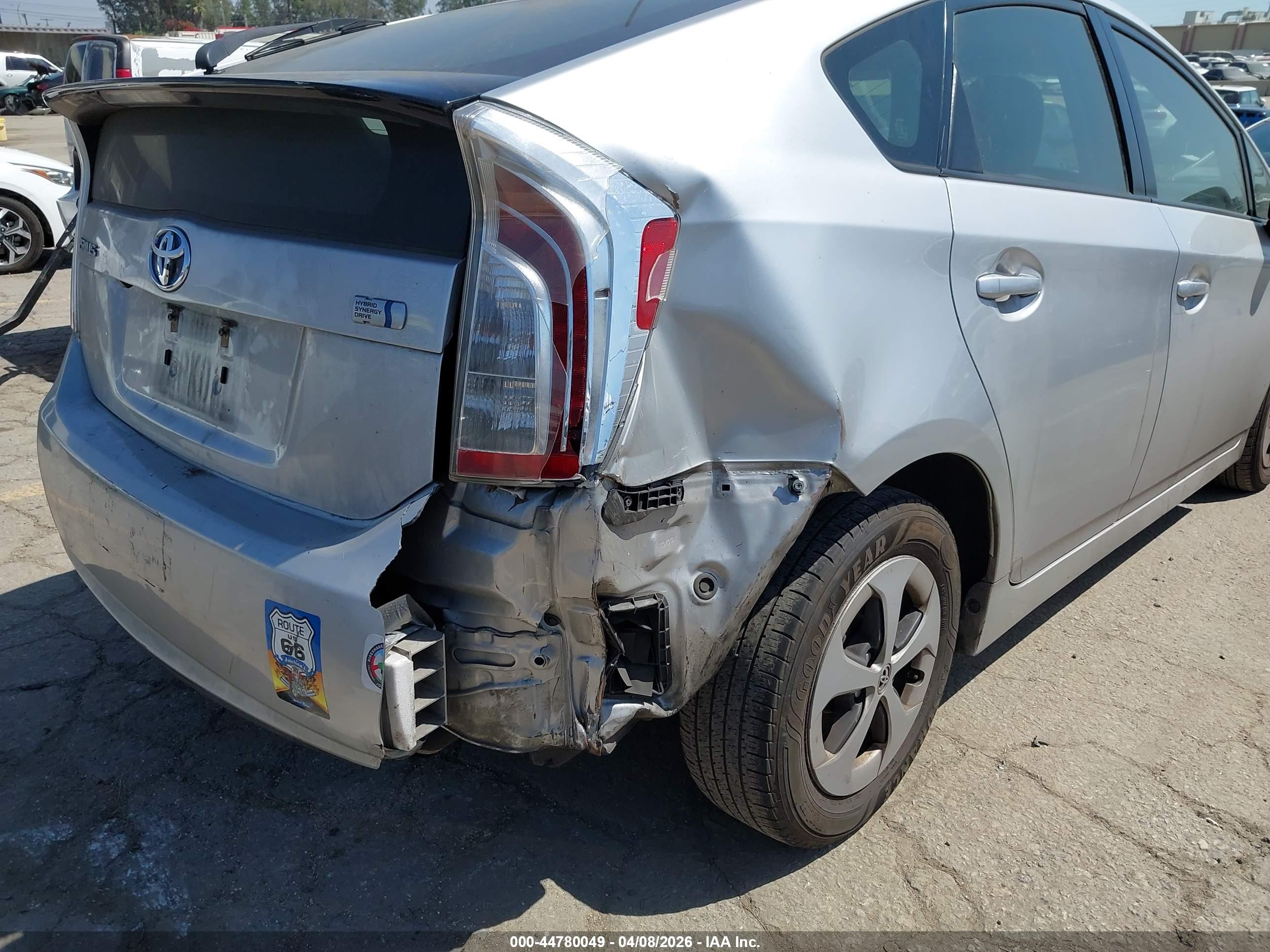 TOYOTA PRIUS image 6