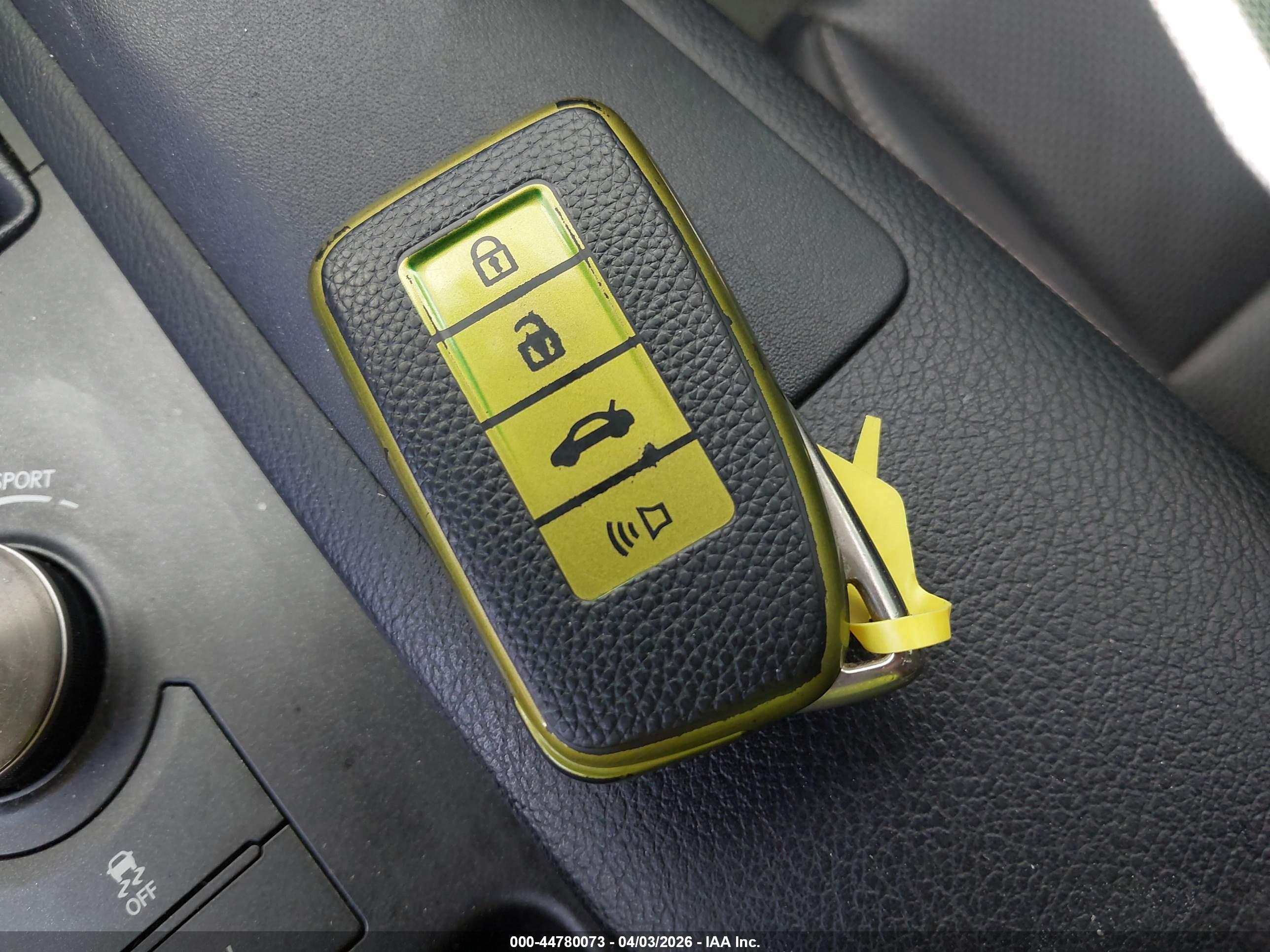 LEXUS IS image 11