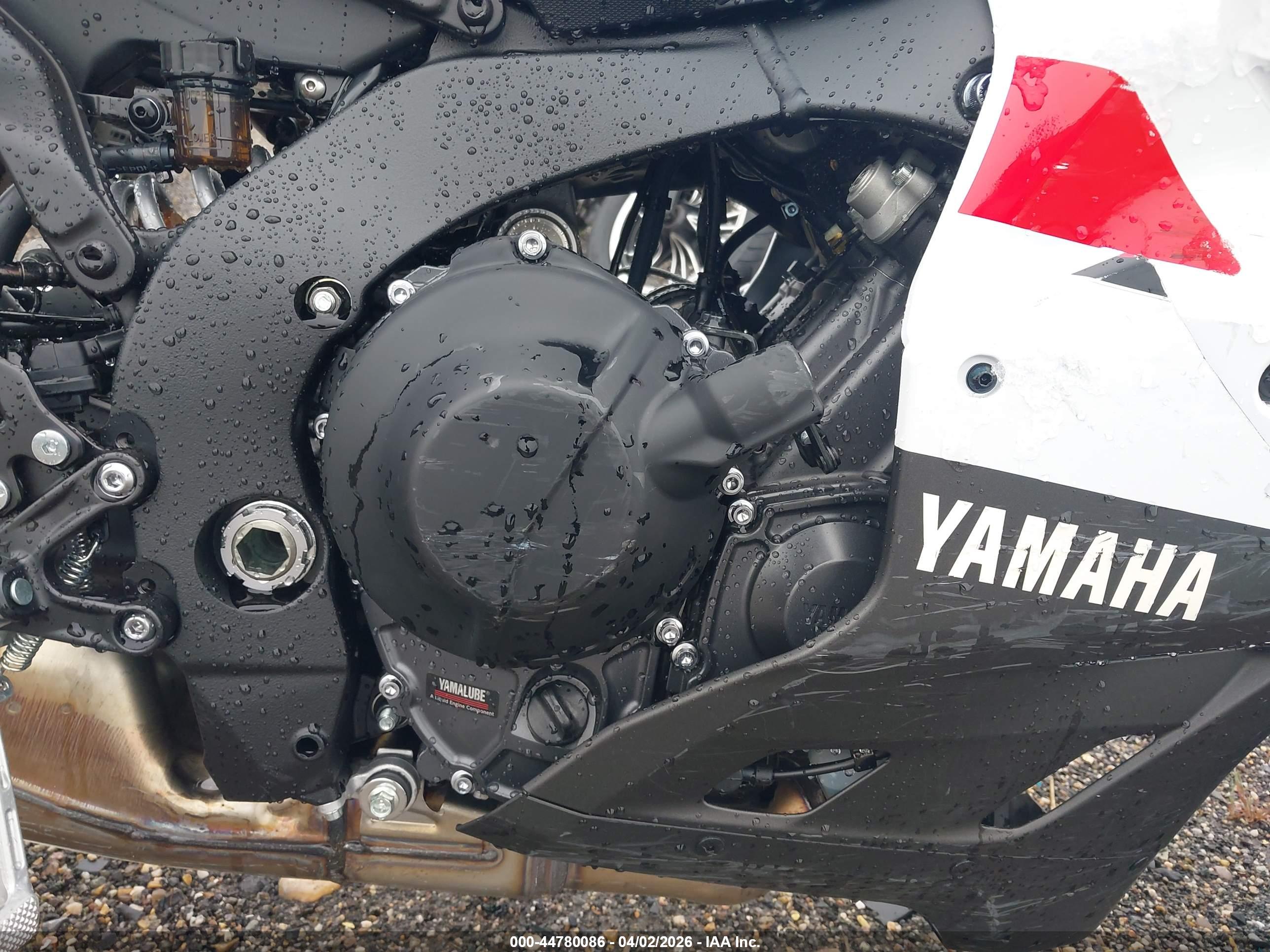 YAMAHA YZF890 image 8