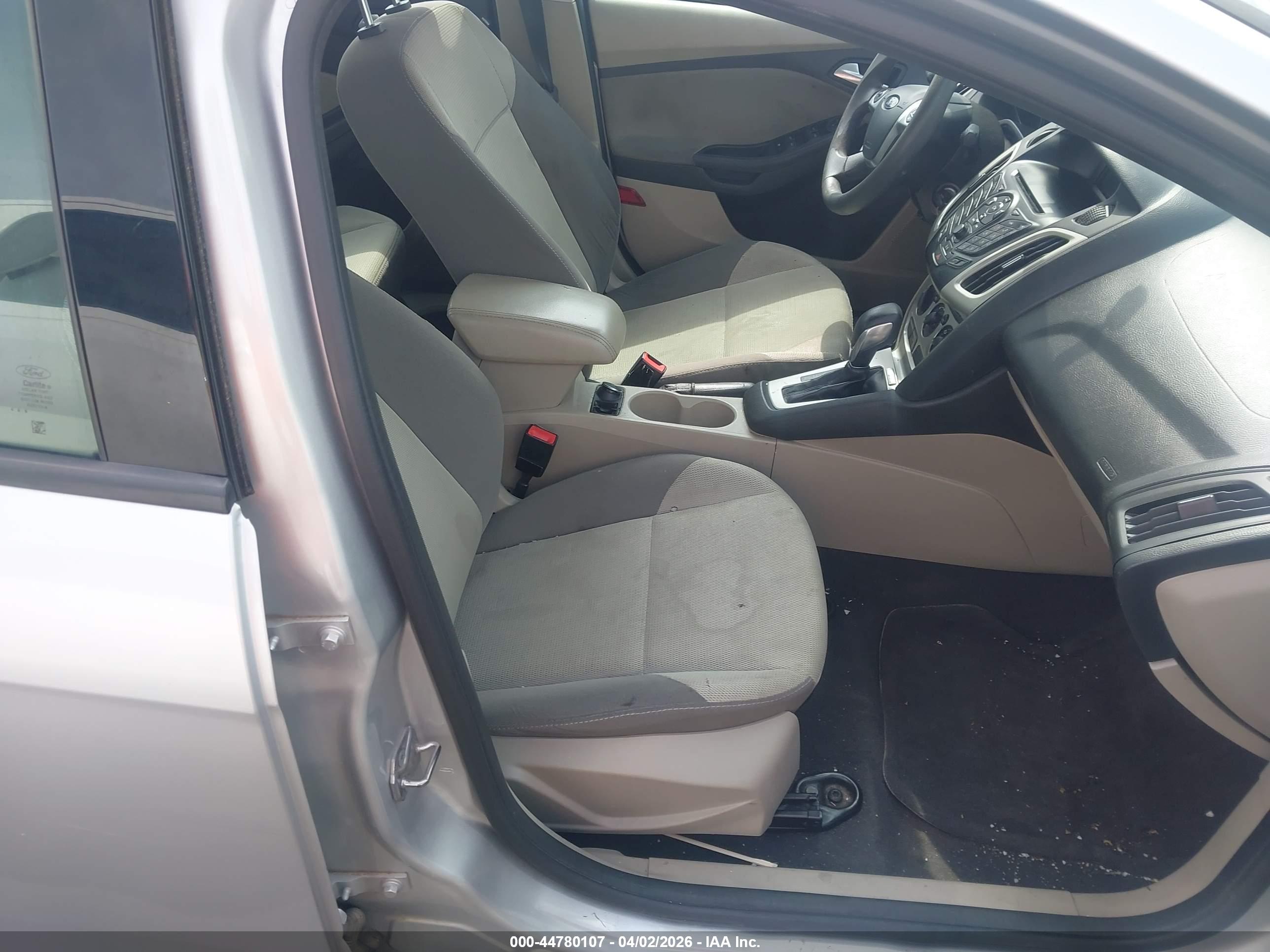 FORD FOCUS image 5
