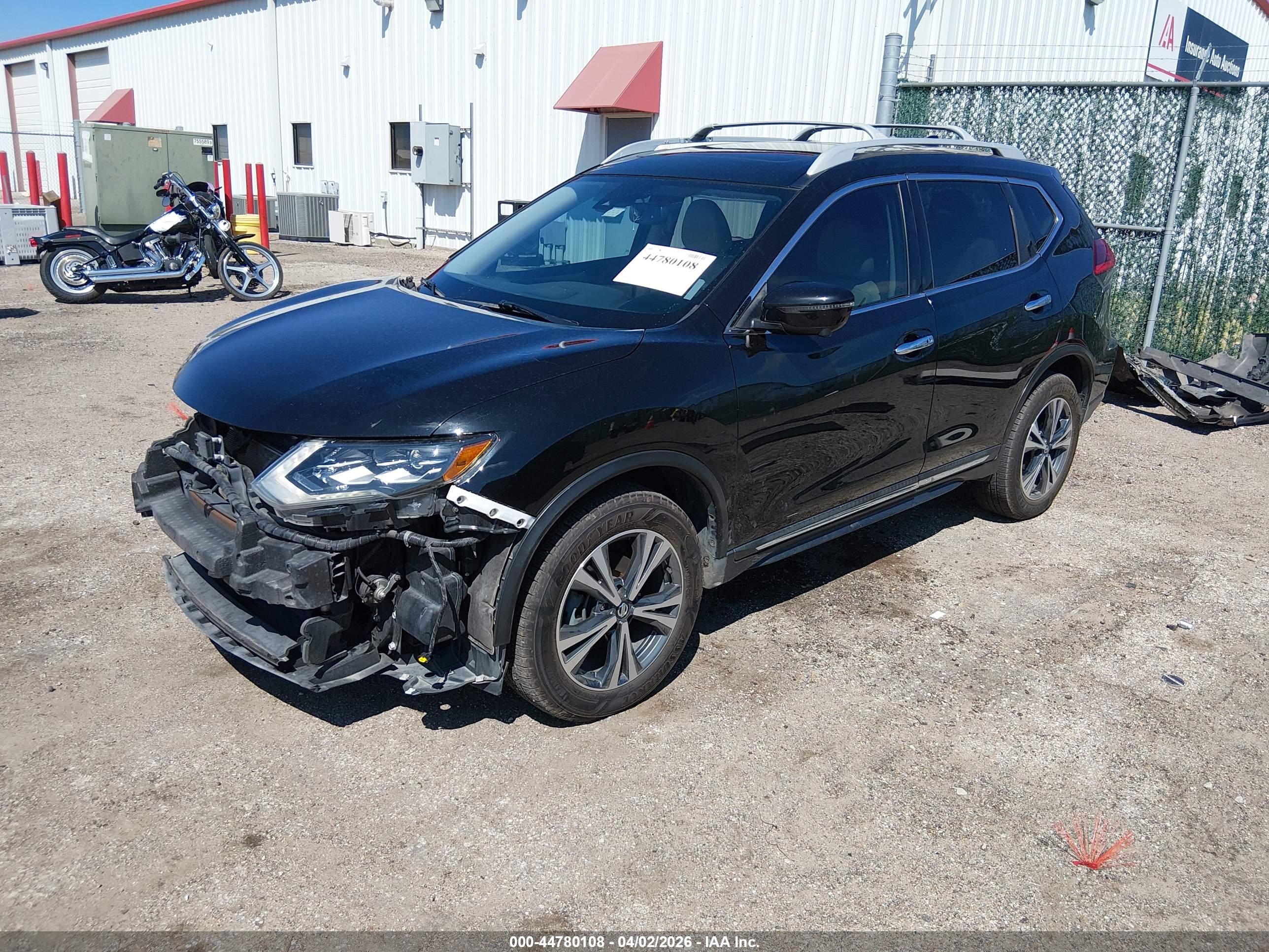 NISSAN ROGUE image 2