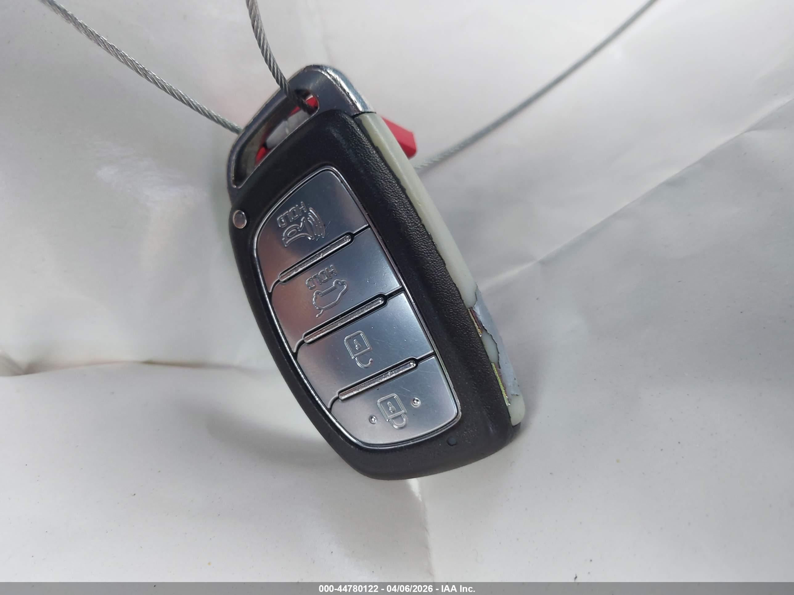 HYUNDAI TUCSON image 11