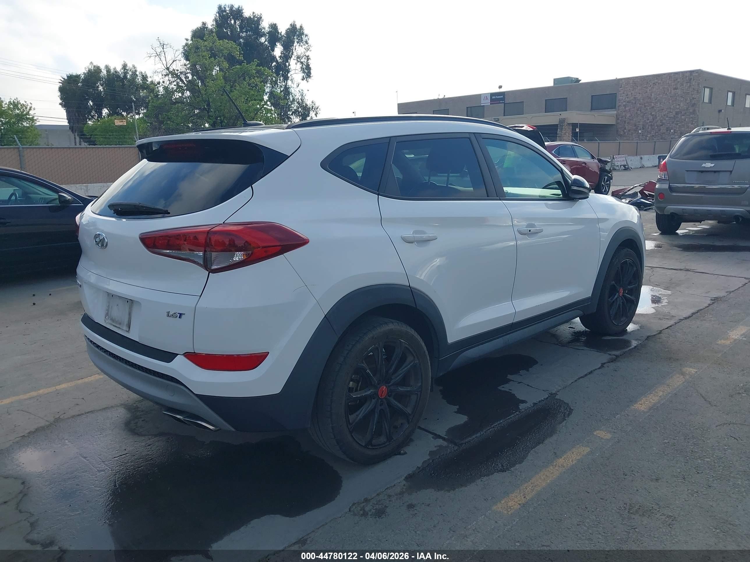HYUNDAI TUCSON image 4