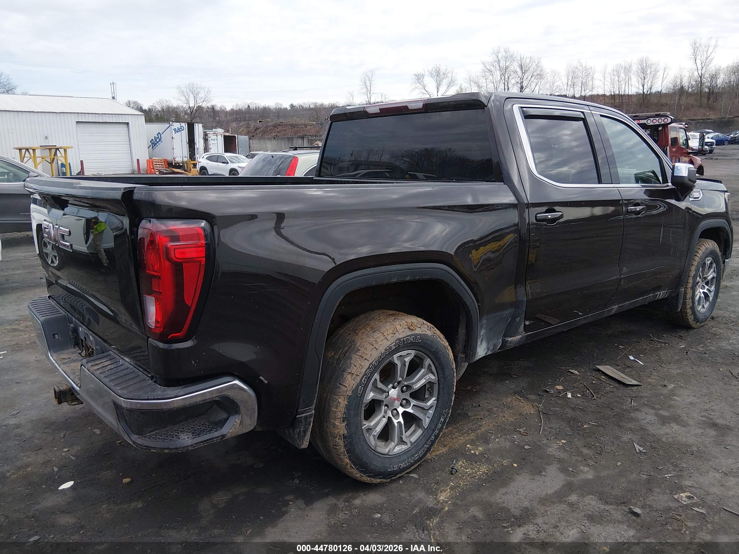 GMC SIERRA image 4