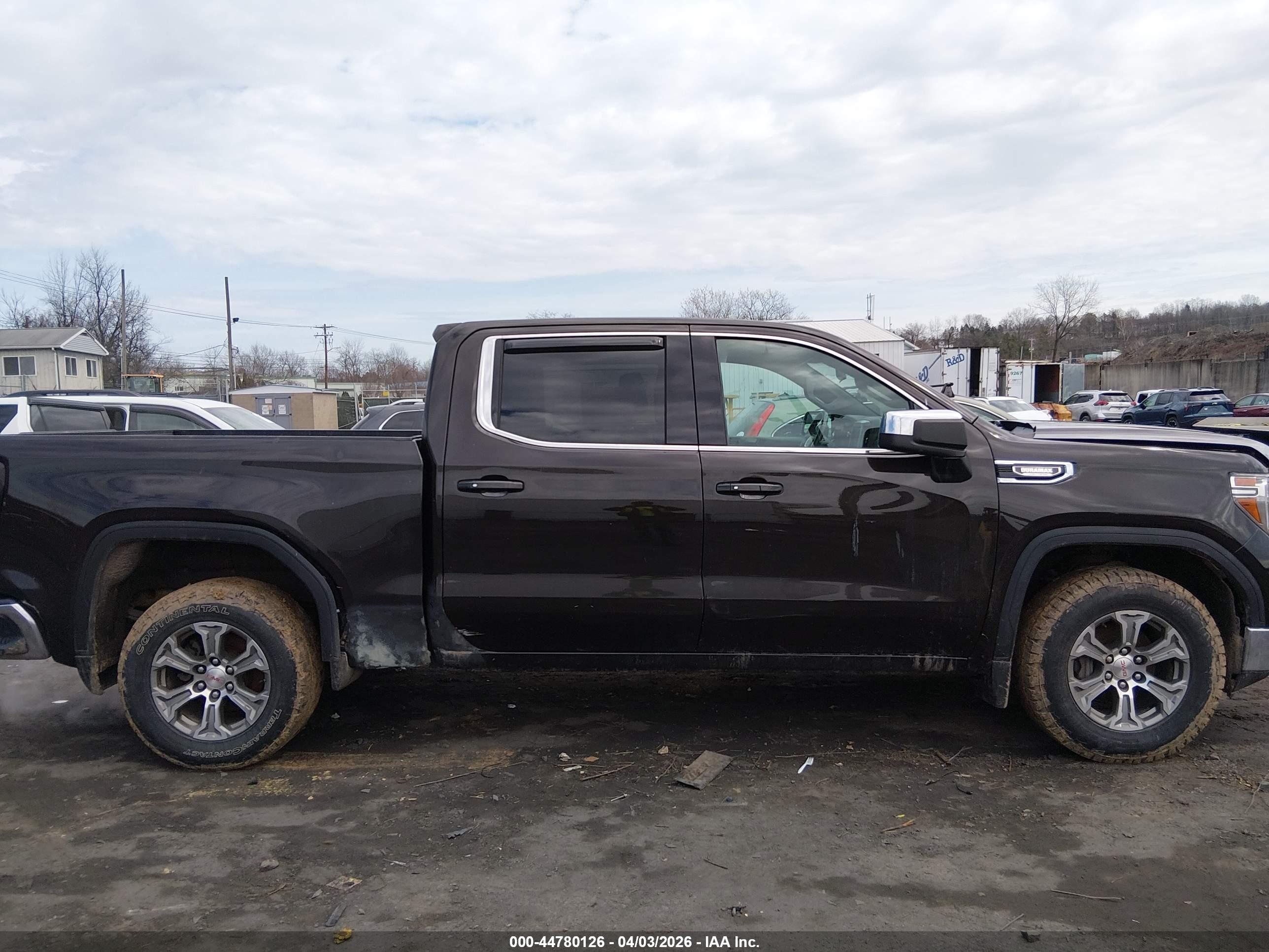 GMC SIERRA image 6