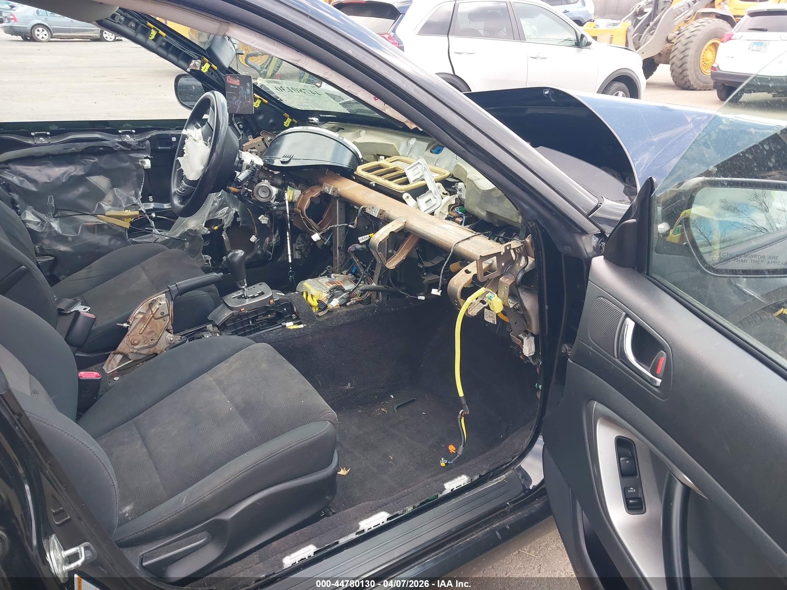 SUBARU LEGACY image 5