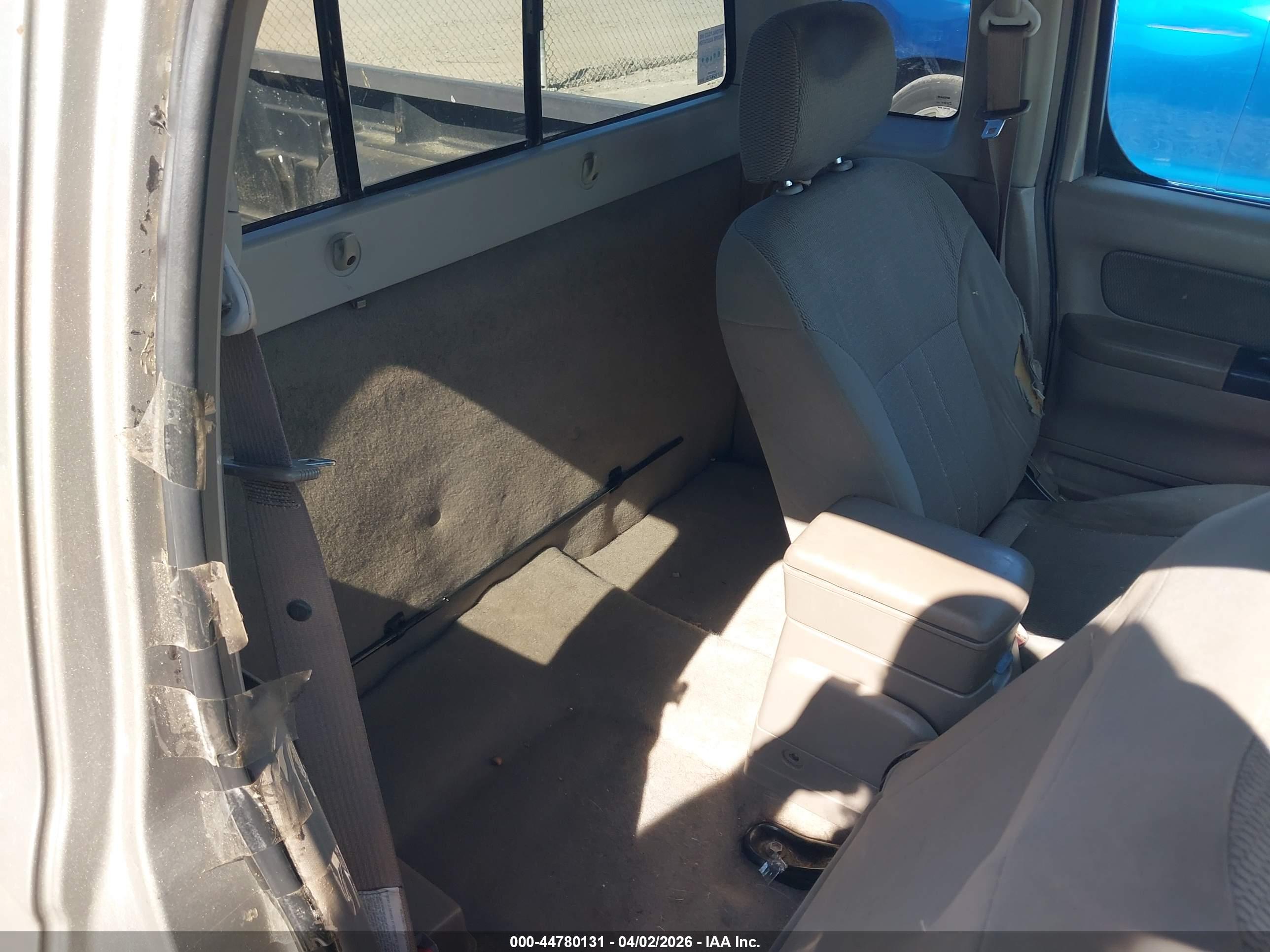 NISSAN FRONTIER image 8