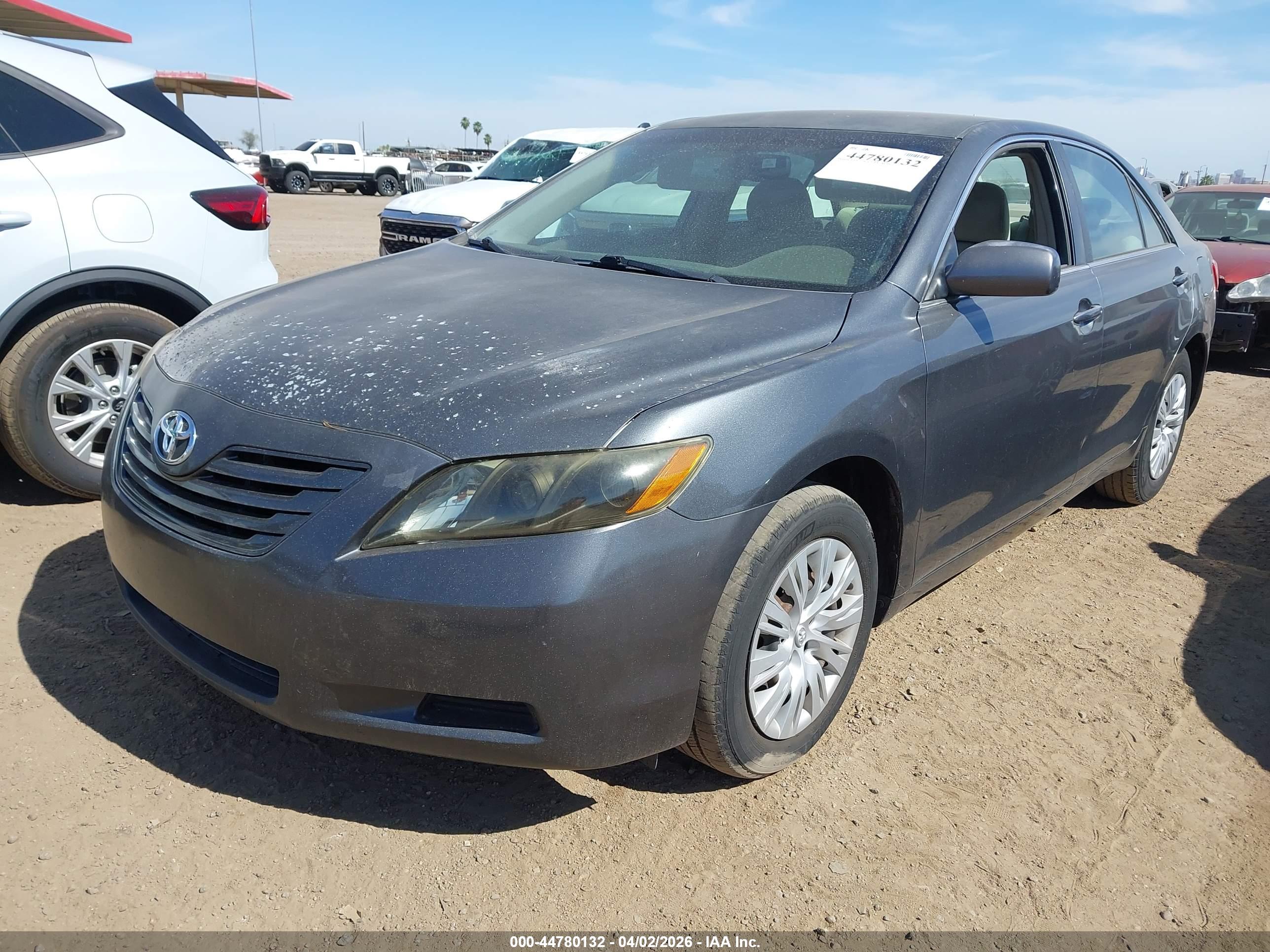 TOYOTA CAMRY image 2