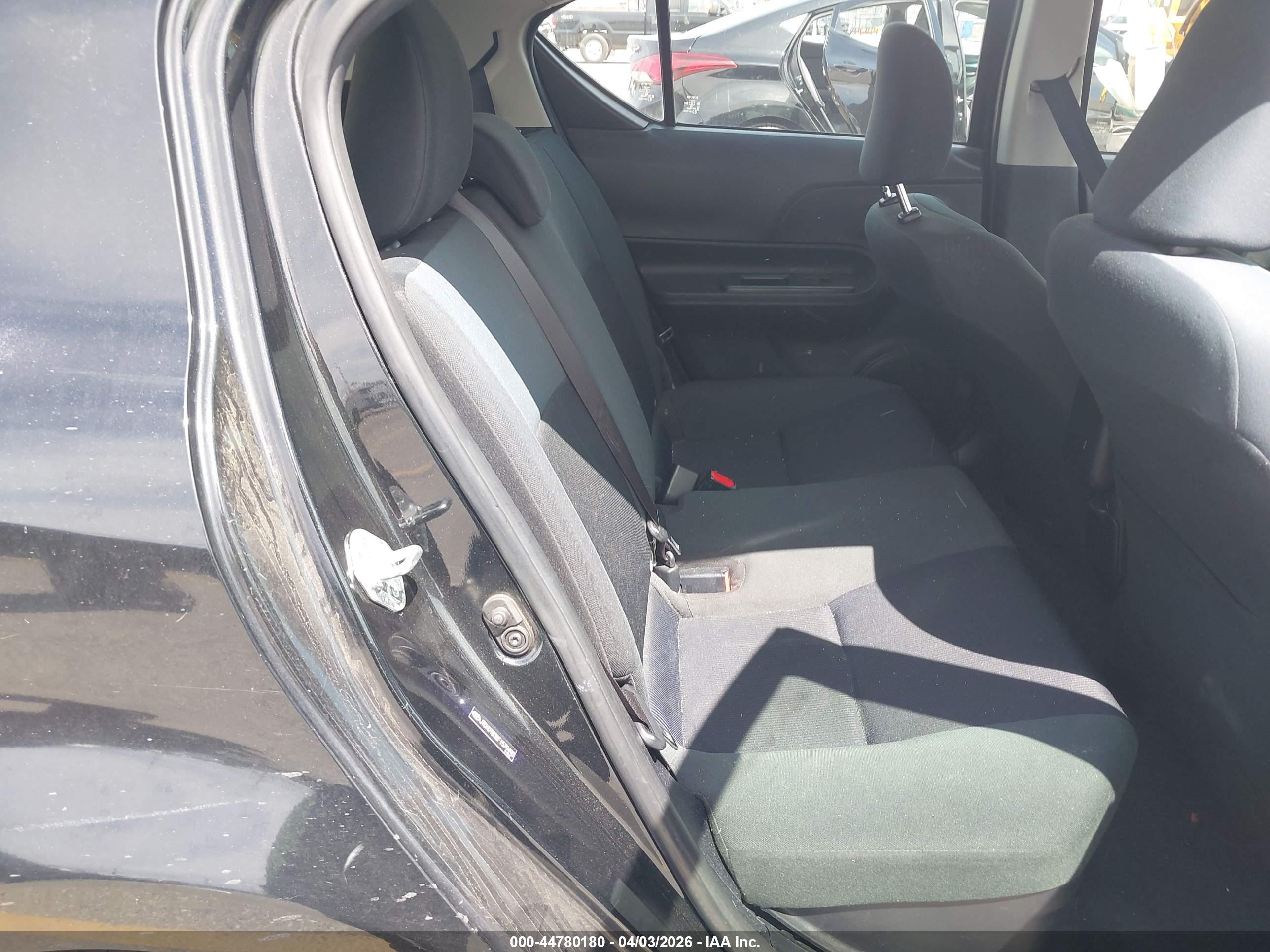 TOYOTA PRIUS image 8