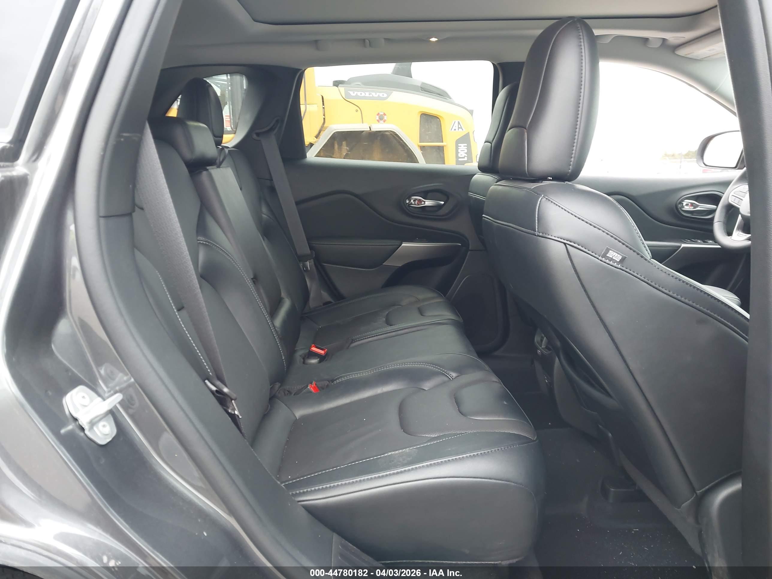 JEEP CHEROKEE image 8