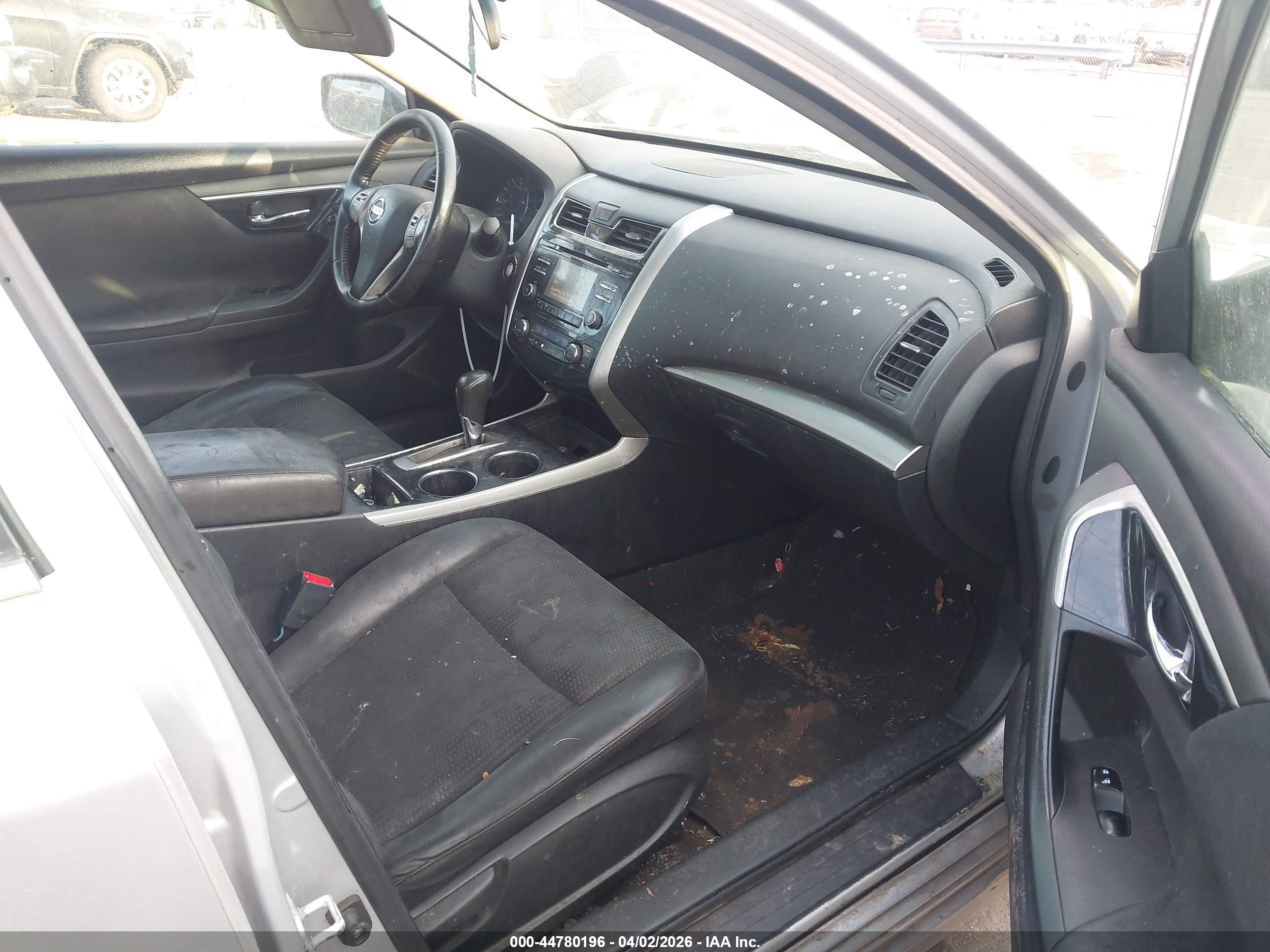 NISSAN ALTIMA image 5