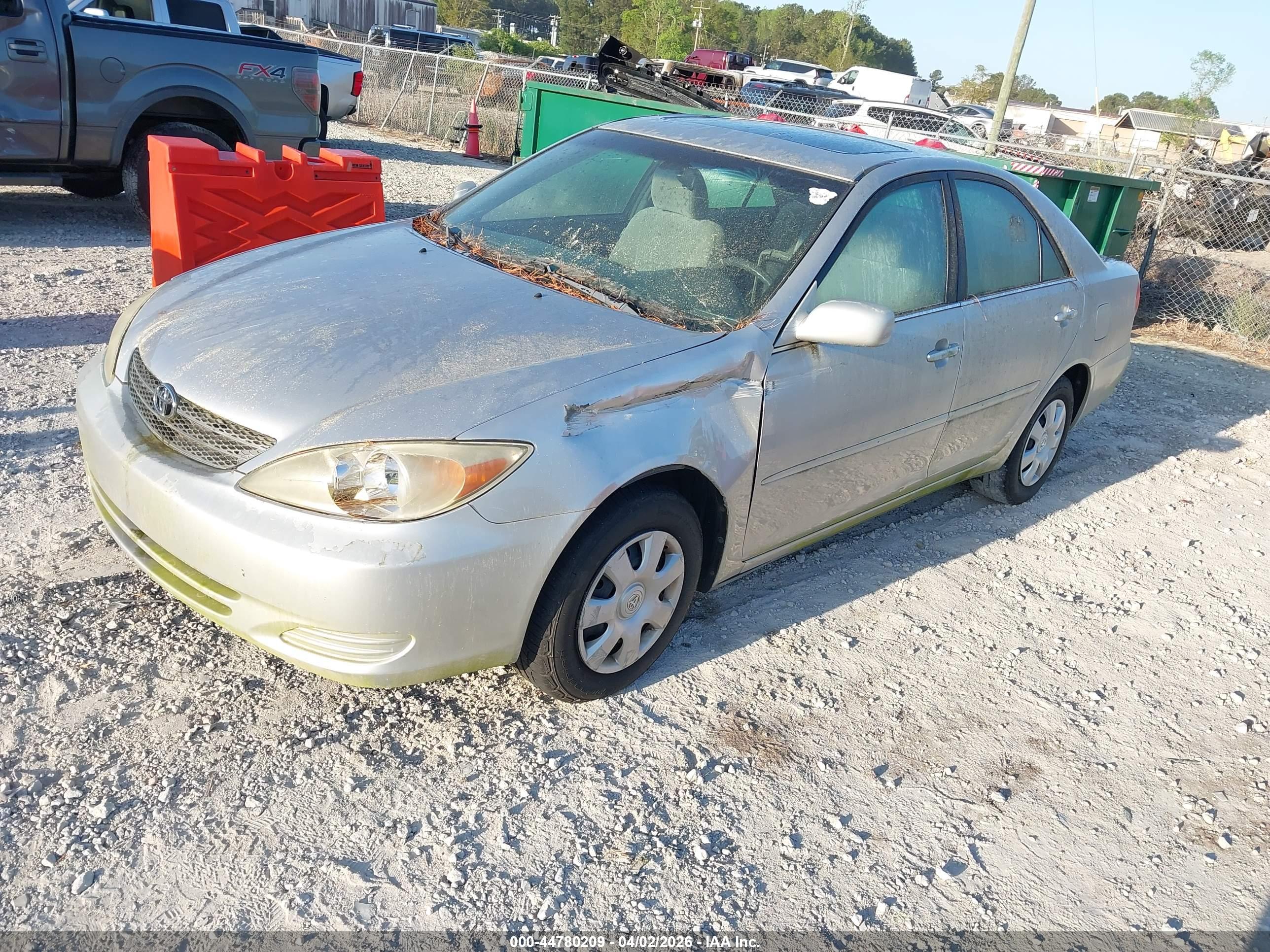 TOYOTA CAMRY image 2