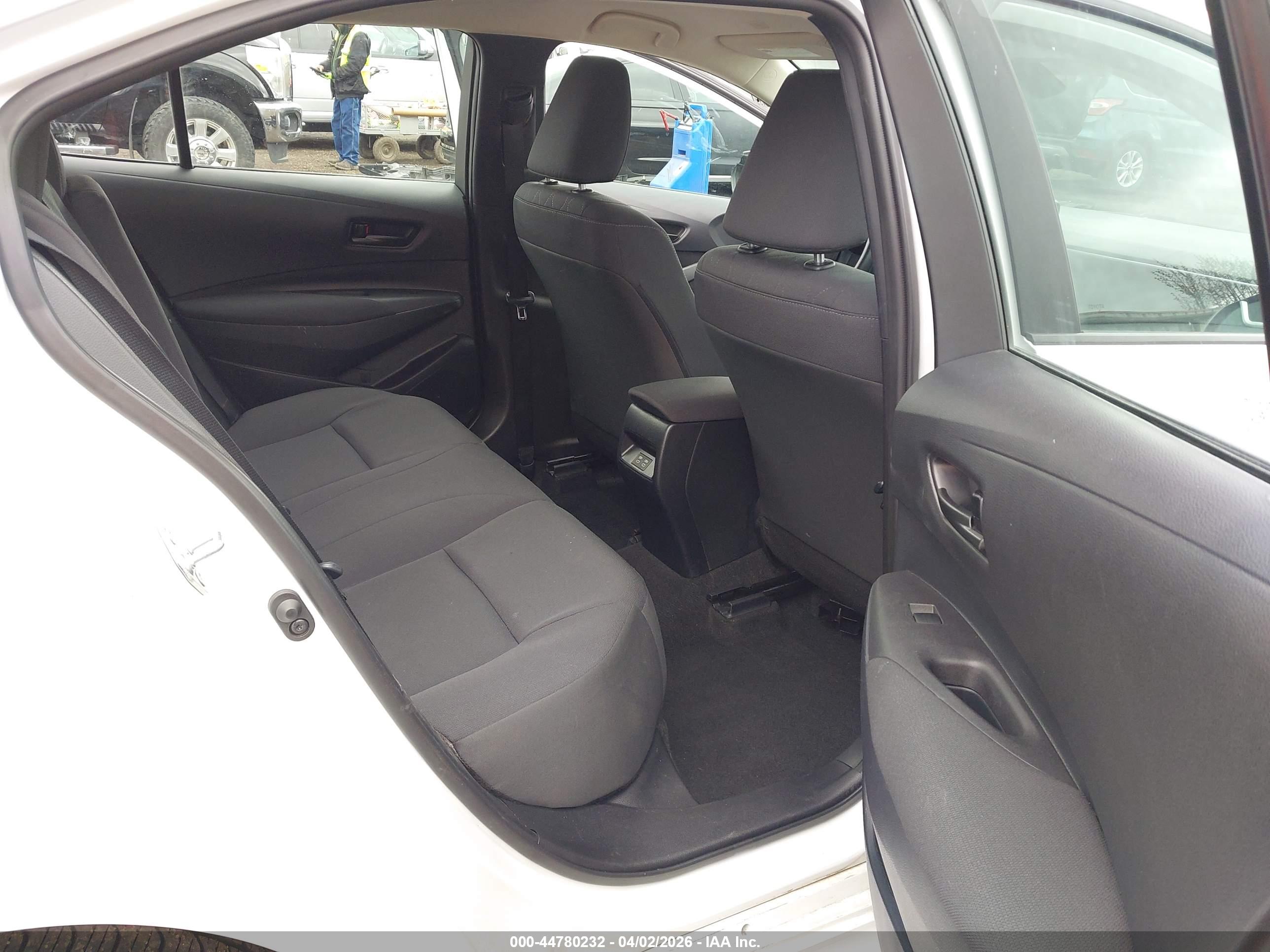 TOYOTA COROLLA image 8