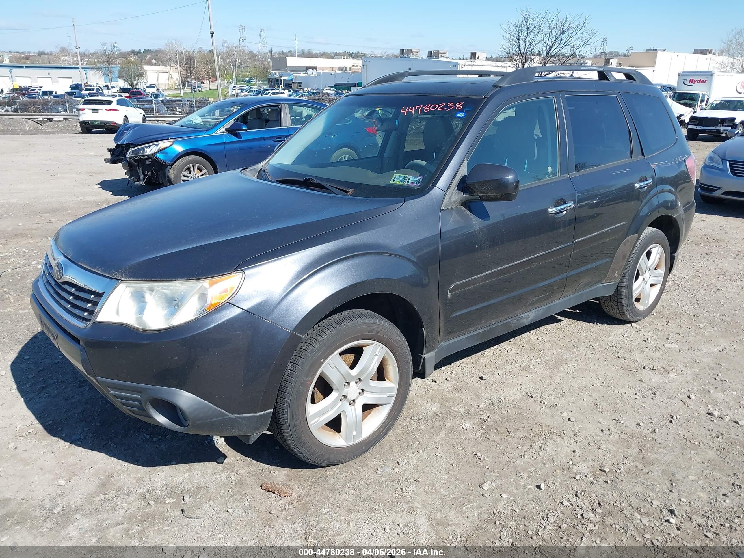 SUBARU FORESTER image 2
