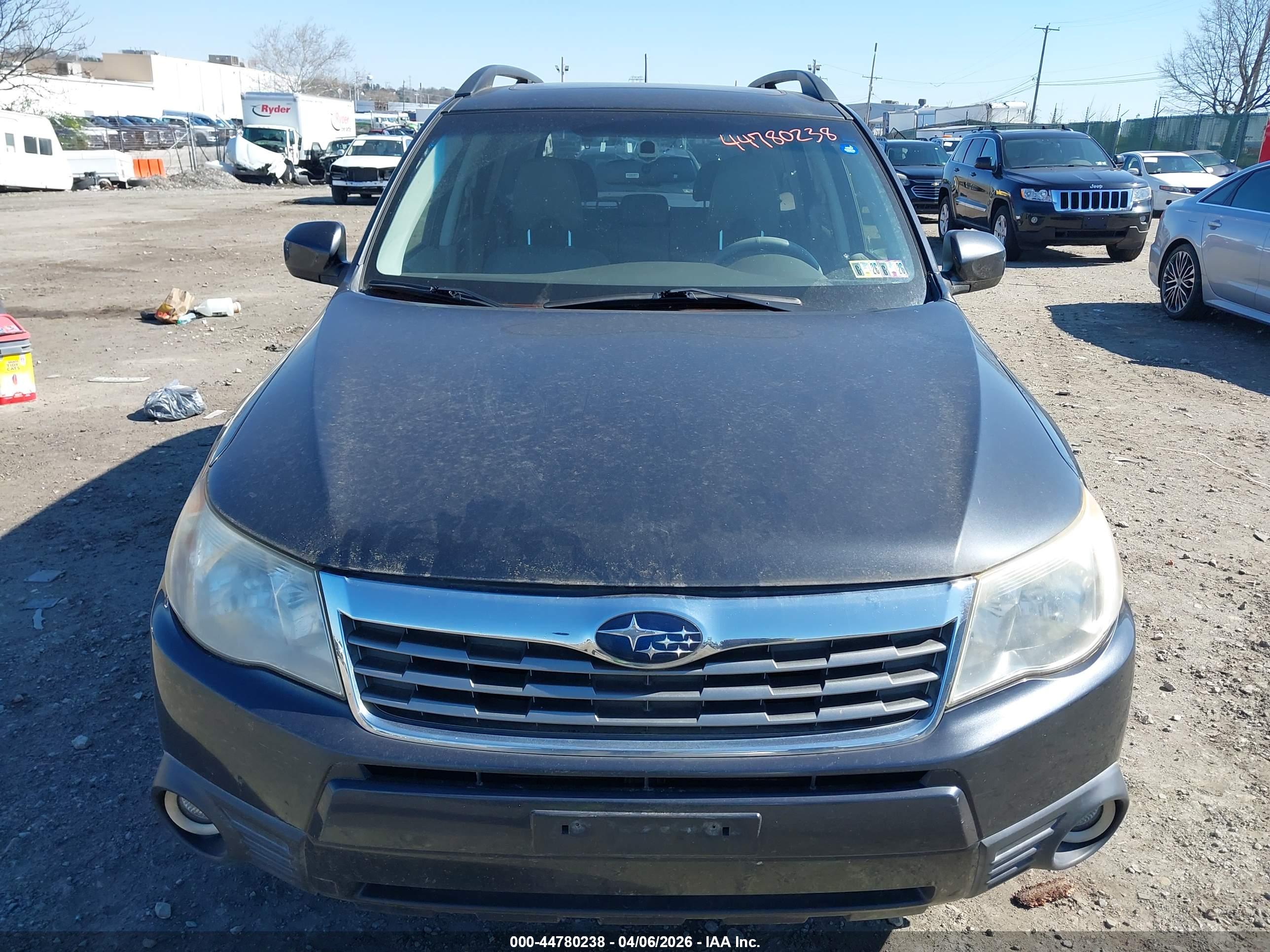 SUBARU FORESTER image 6